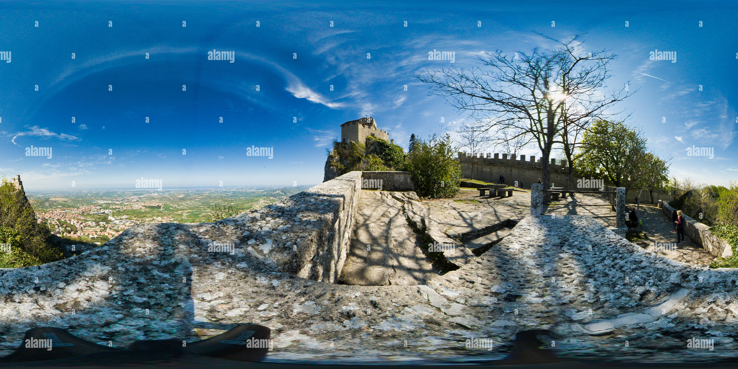 360 degree vr panorama european hi-res stock photography and images - Alamy