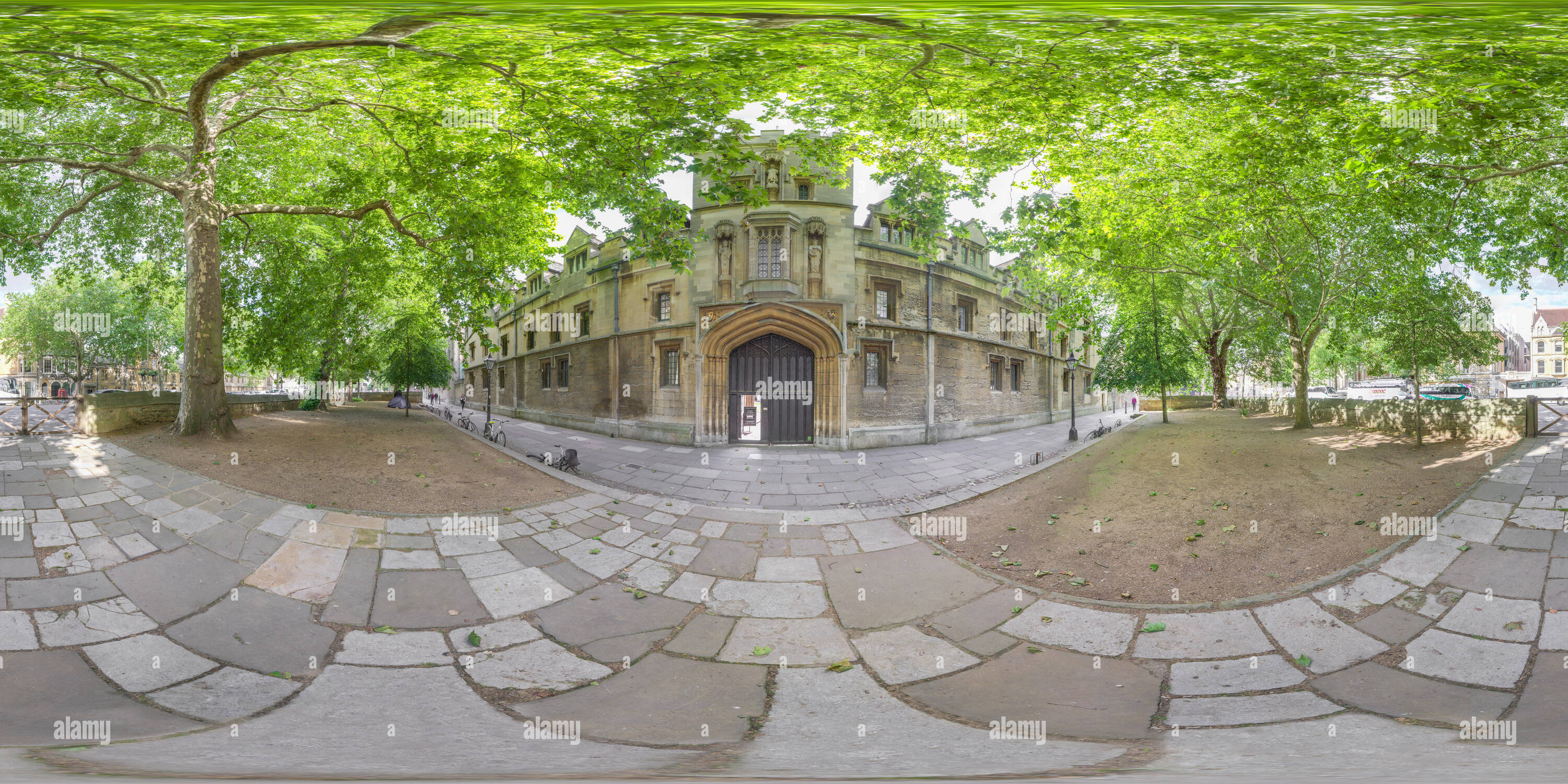360-view-of-entrance-and-exterior-facade-of-st-john-s-college-oxford