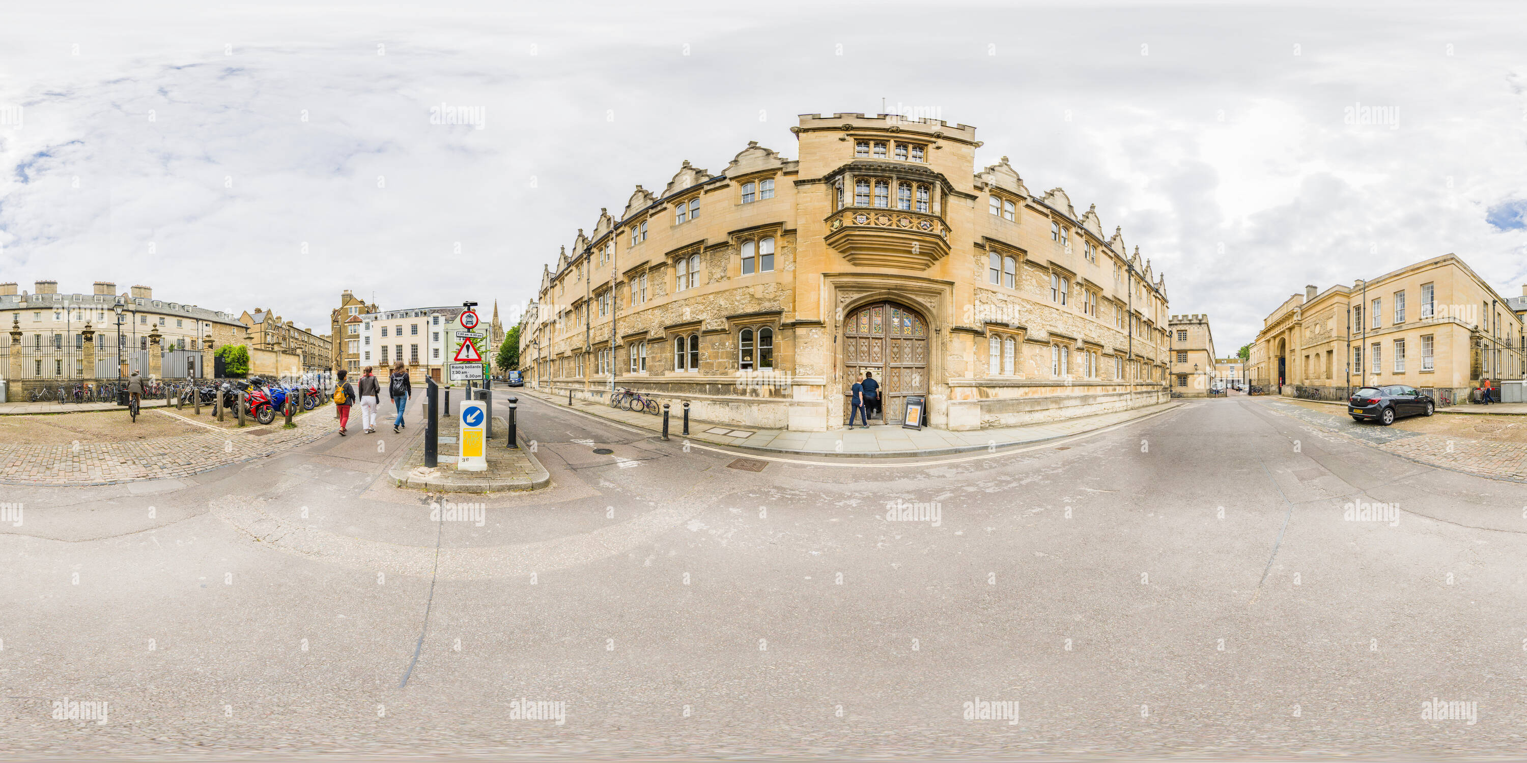 Entrance To Oriel College Hi-res Stock Photography And Images - Alamy