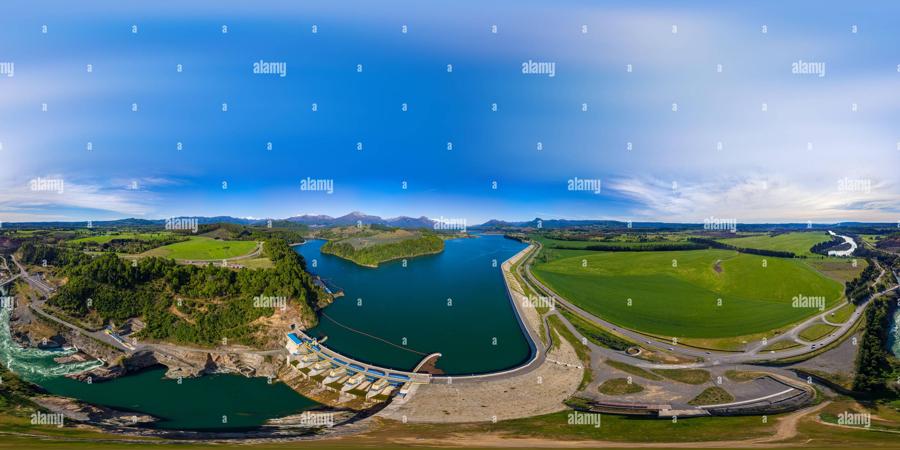 360 Grad Panorama Ansicht von Luftaufnahme der Angostura Staudamm in der Bio Bio region, Chile