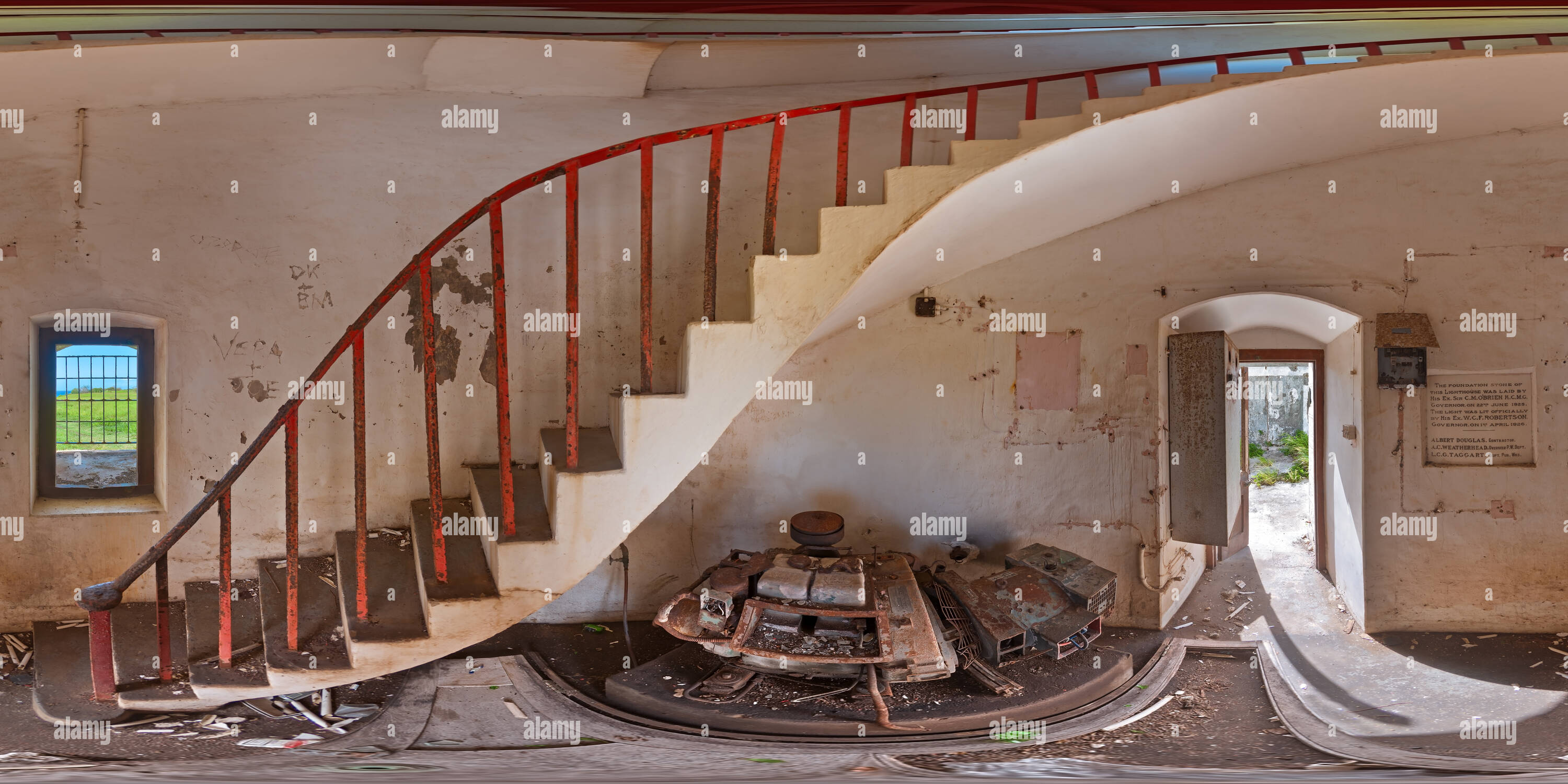 360 Grad Panorama Ansicht von Harrison Point Lighthouse - im unteren Bereich der Treppe