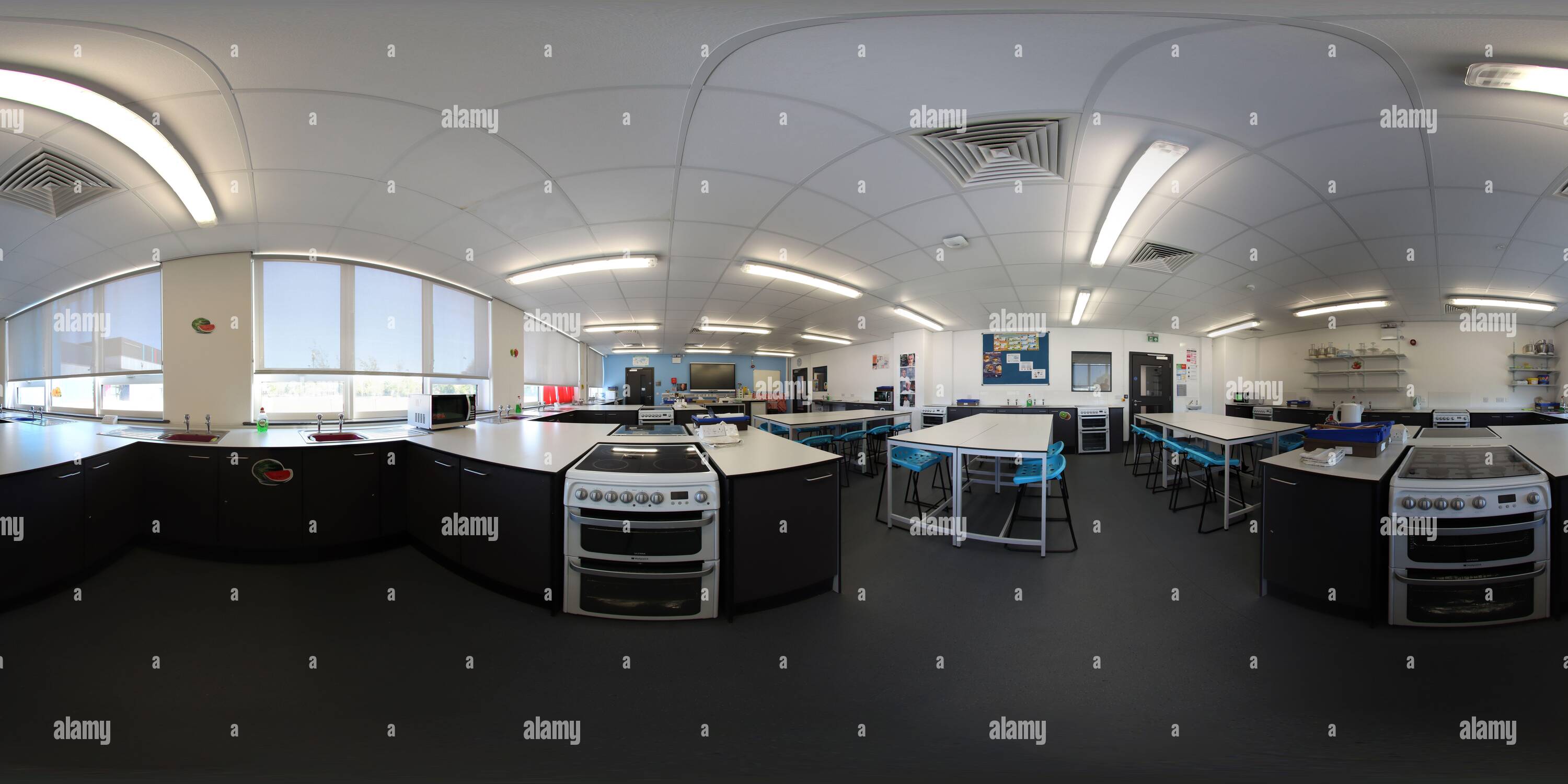 360 Grad Panorama Ansicht von 360-Grad-Panoramafoto der Whitcliffe Mount Primary School mit dem Unterrichtsraum für Lebensmitteltechnologie