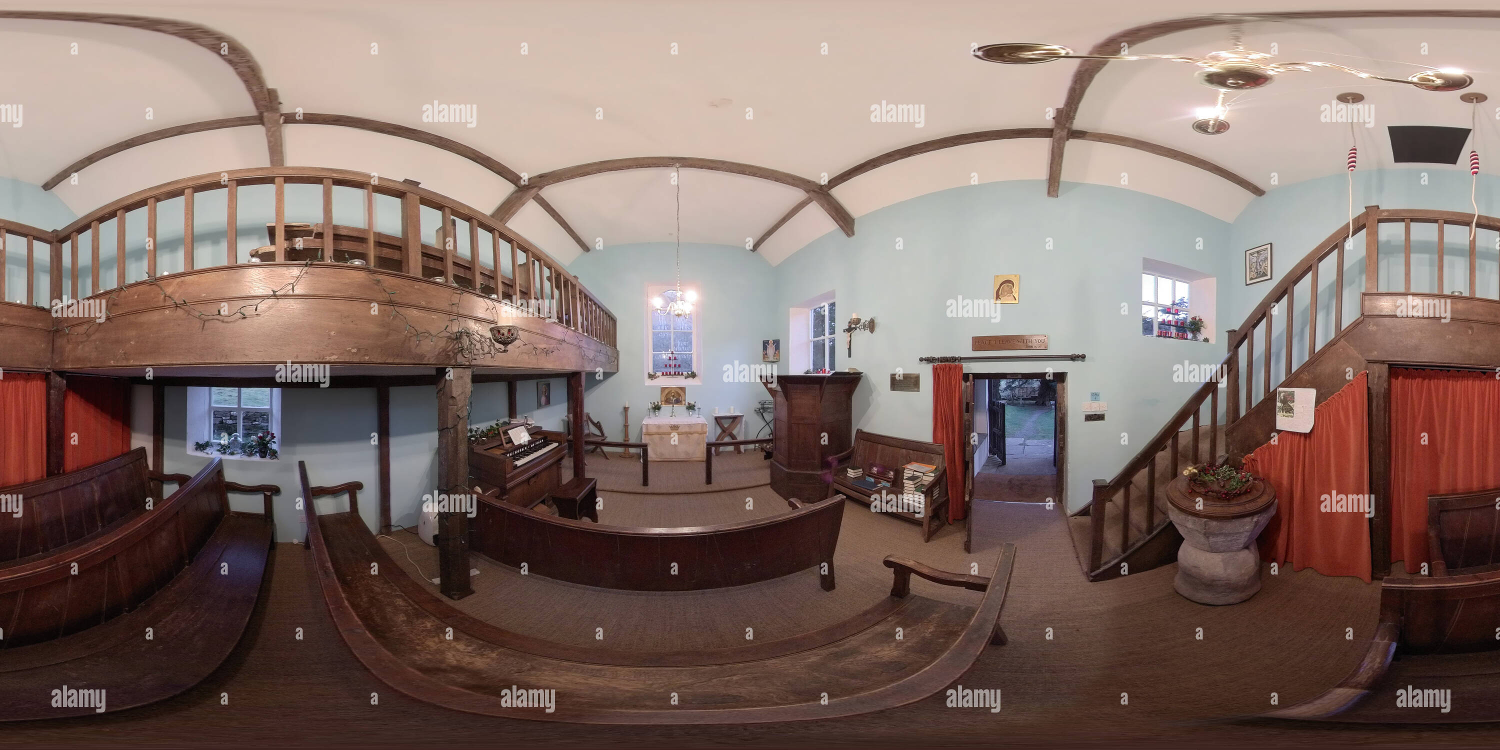 360 Grad Panorama Ansicht von Im Inneren der Kirche der Heiligen Jungfrau Maria, Capel-y-Ffin