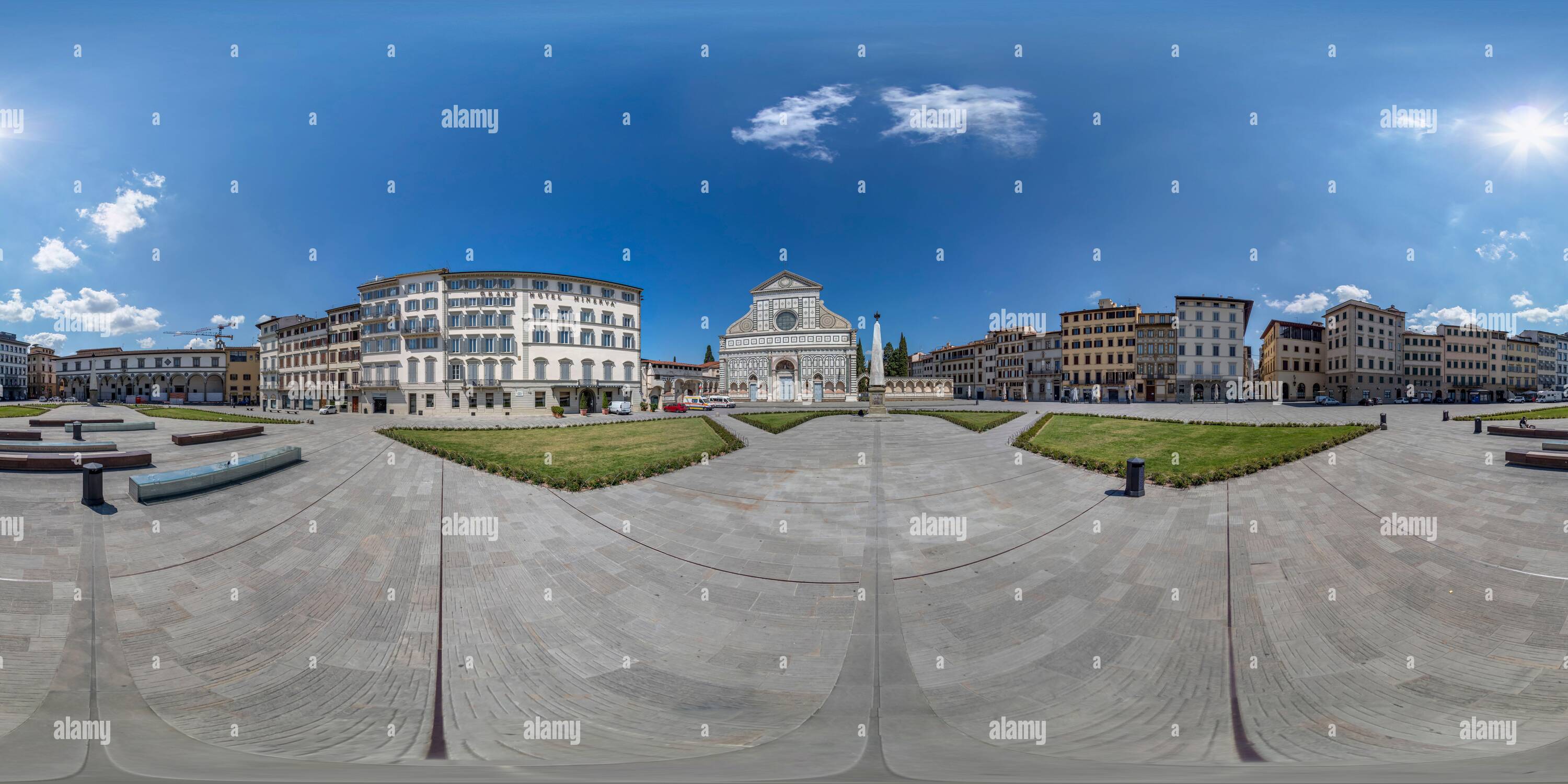 360 Grad Panorama Ansicht von Eine ungewöhnliche und nie zuvor gesehene Piazza Santa maria Novella Florenz. Spektakulär und leer, lebendig und ergreifend in den 360-Grad-Bildern.