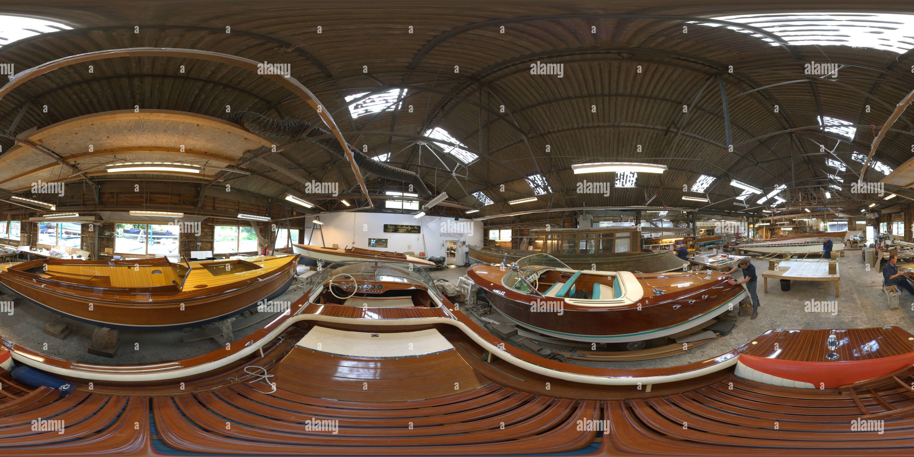 360 Grad Panorama Ansicht von Die Werkstatt von Peter Freebody & Co, Bootsbauer an der Themse in Hurley, Berkshire. BILDNACHWEIS : MARK PAIN / ALAMY STOCK BILD