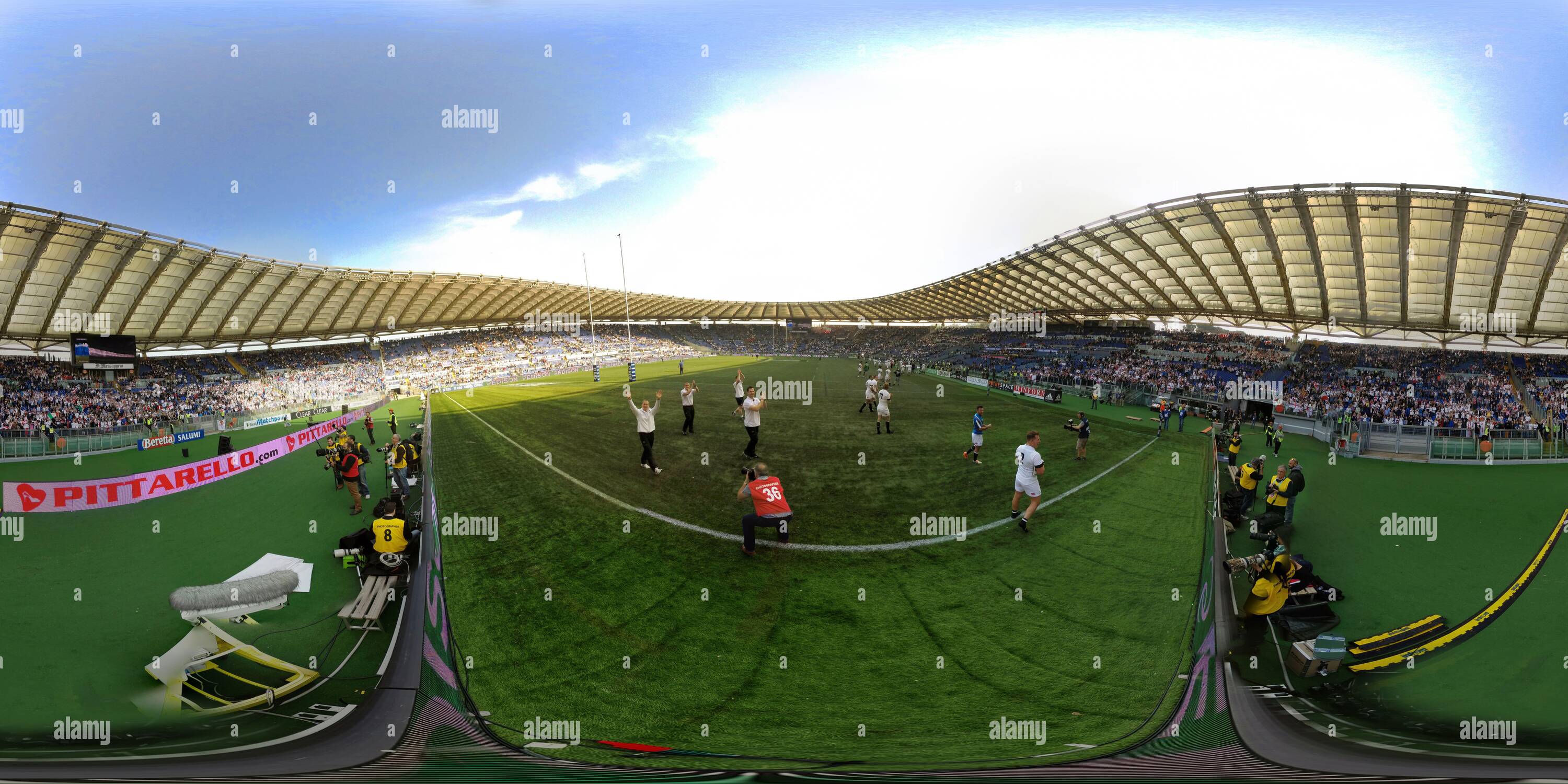 360 Grad Panorama Ansicht von Italien gegen England Six Nations Championship das Olympiastadion - Rom BILD : MARK PAIN /ALAMY