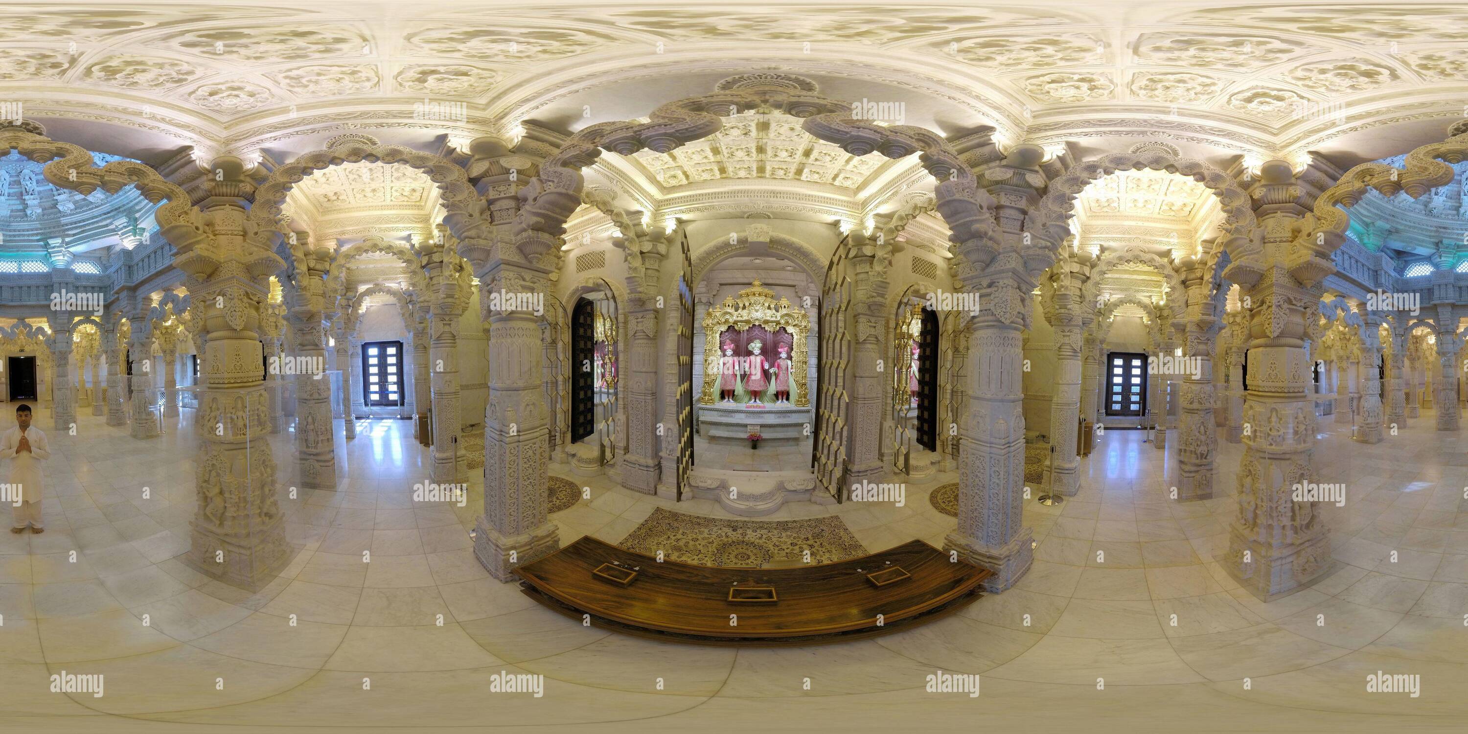 360 Grad Panorama Ansicht von BAPS Shri Swaminarayan Mandir Hindu-Tempel in Neasden, London, England. Bild : Mark Pain / Alamy