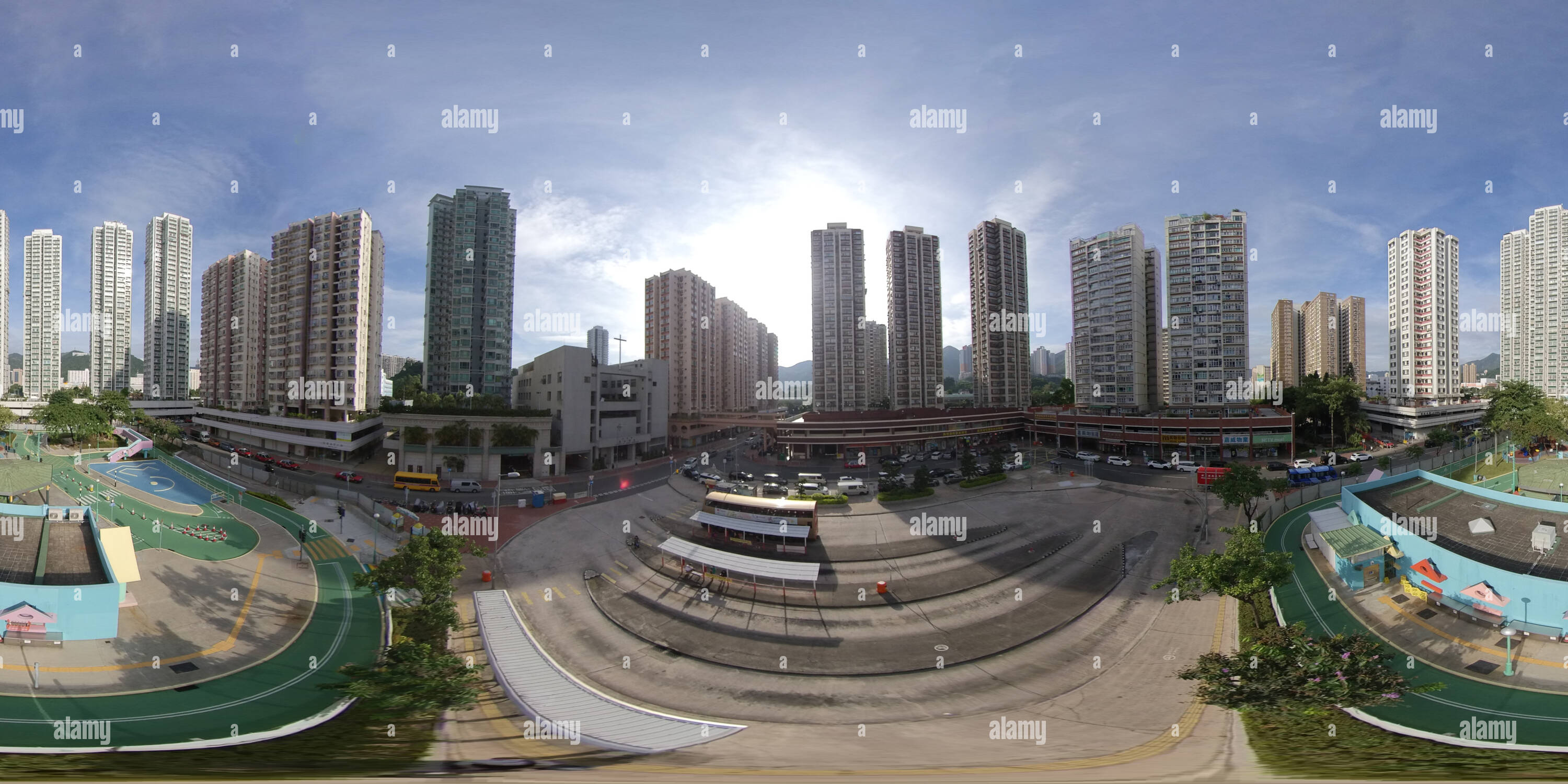 360 Grad Panorama Ansicht von Sha Tin Road Safety Park umgeben von Privatwohnungen Kong Pui Street Shatinwai New Territories Hongkong