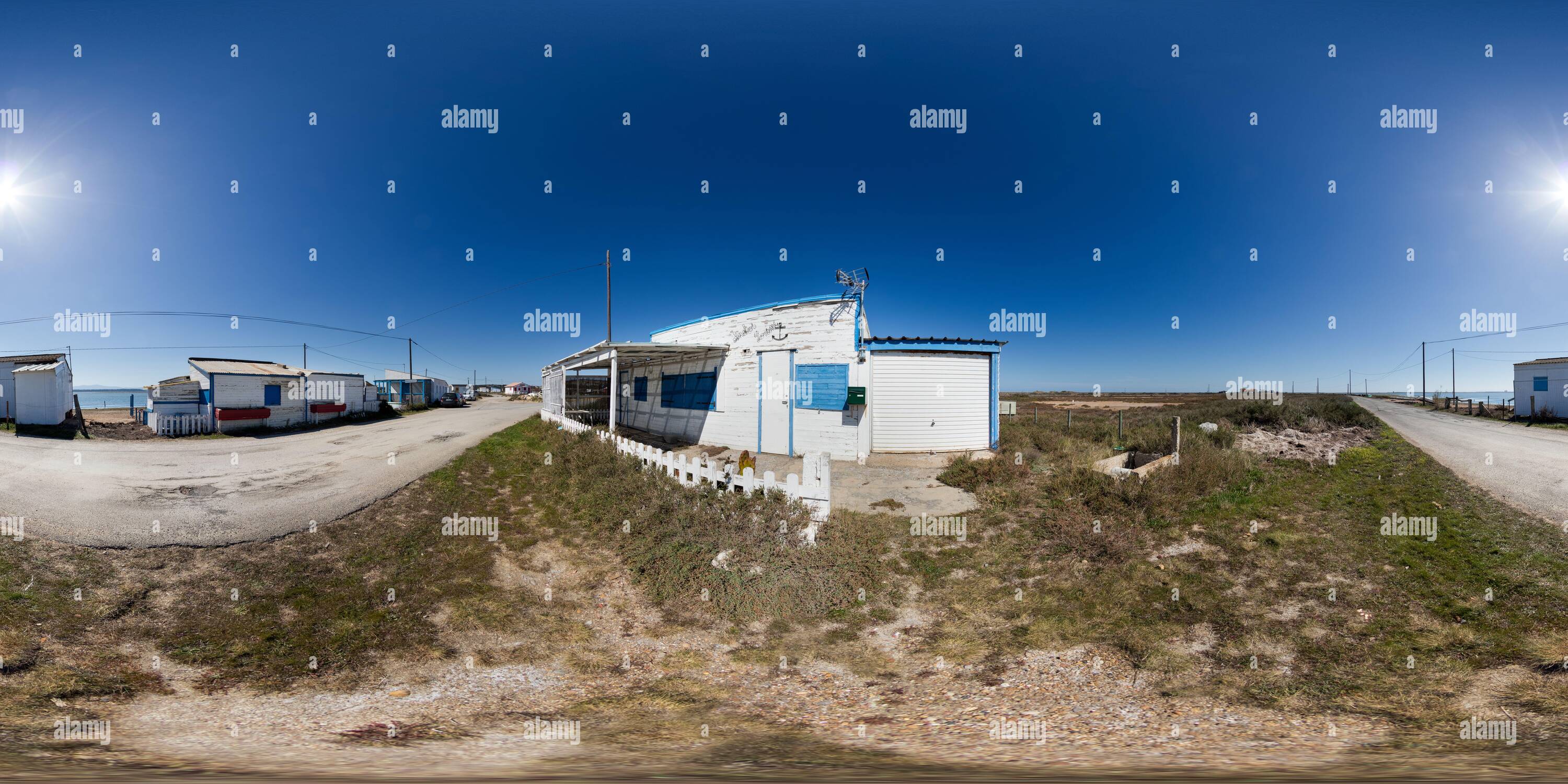 360 Grad Panorama Ansicht von Village de pêcheurs sur l'étang de l'Ayrolle proche de Gruissan