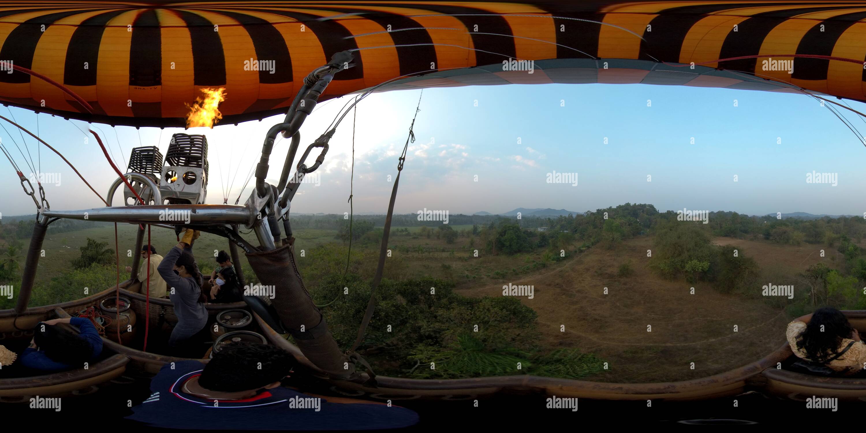 360 Grad Panorama Ansicht von Heißluftballonfahrt durch die Innenräume des Staates Goa.