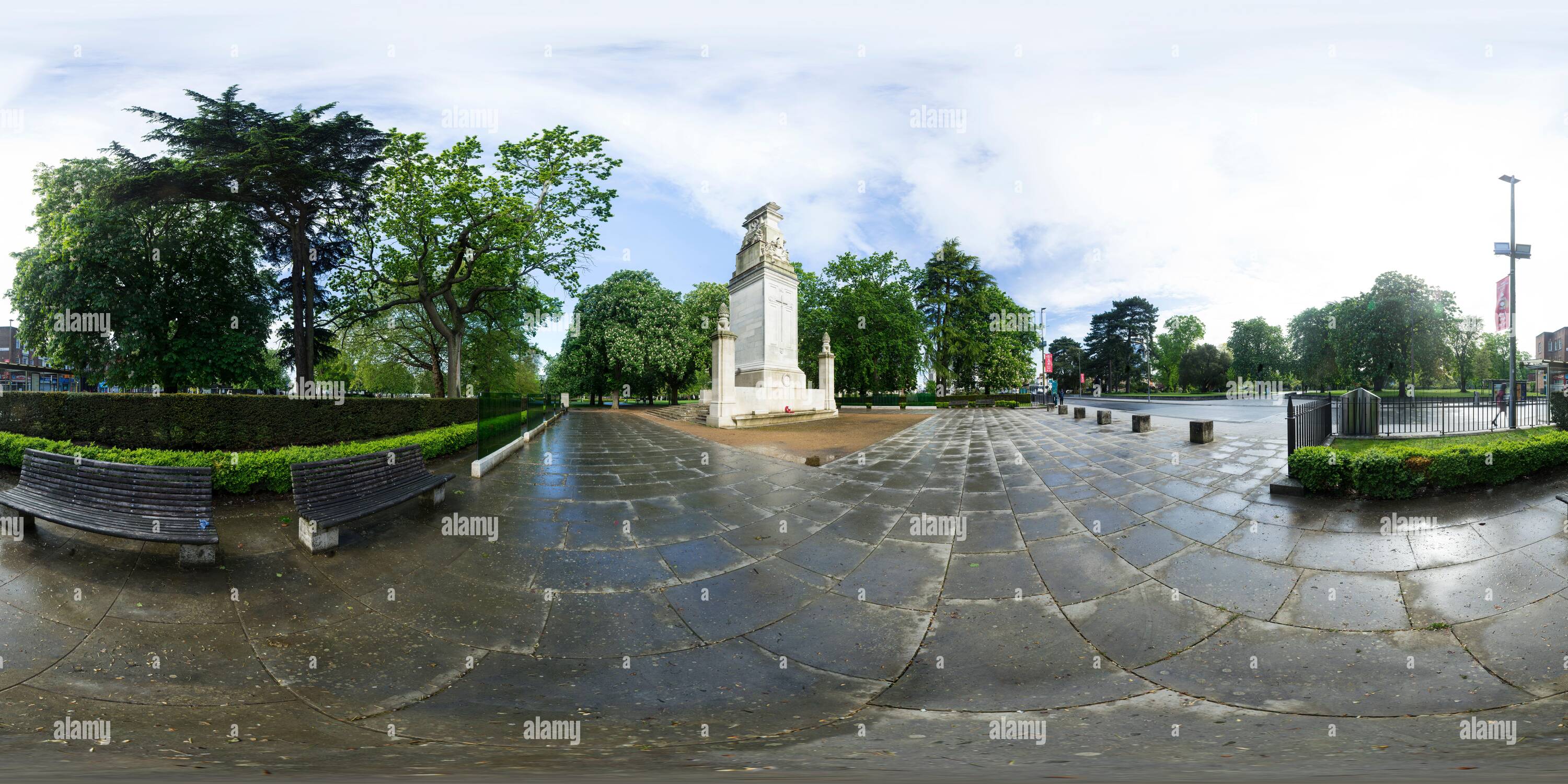 360 Grad Panorama Ansicht von Das Cenotaph von Southampton im Watts Park war das erste von vielen, die von Sir Edwin Lutyens als Denkmal für die im Ersten Weltkrieg Getöteten entworfen wurden