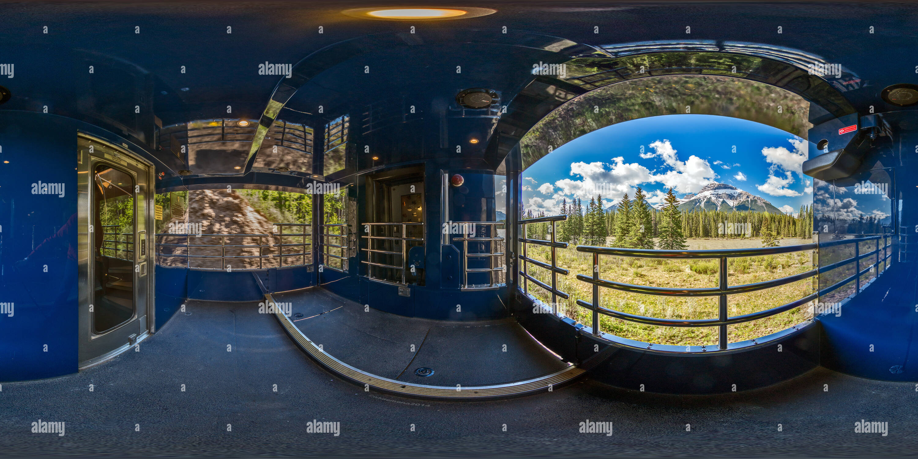 360 Grad Panorama Ansicht von Rocky Mountaineer Train – in den kanadischen Rockies, Alberta