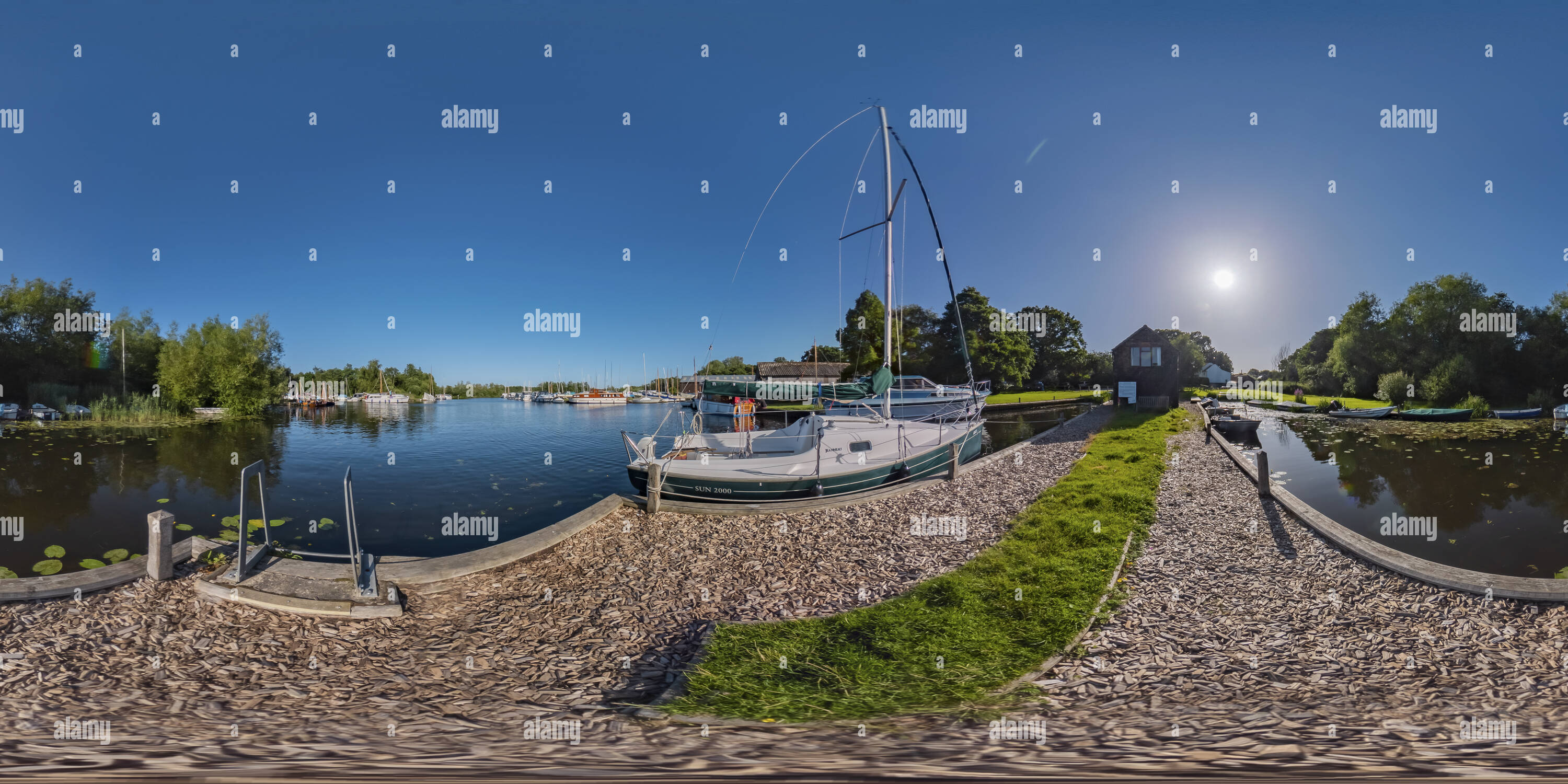 360 °Ansicht auf Barton Staithe im Dorf Barton Turf, Norfolk Broads