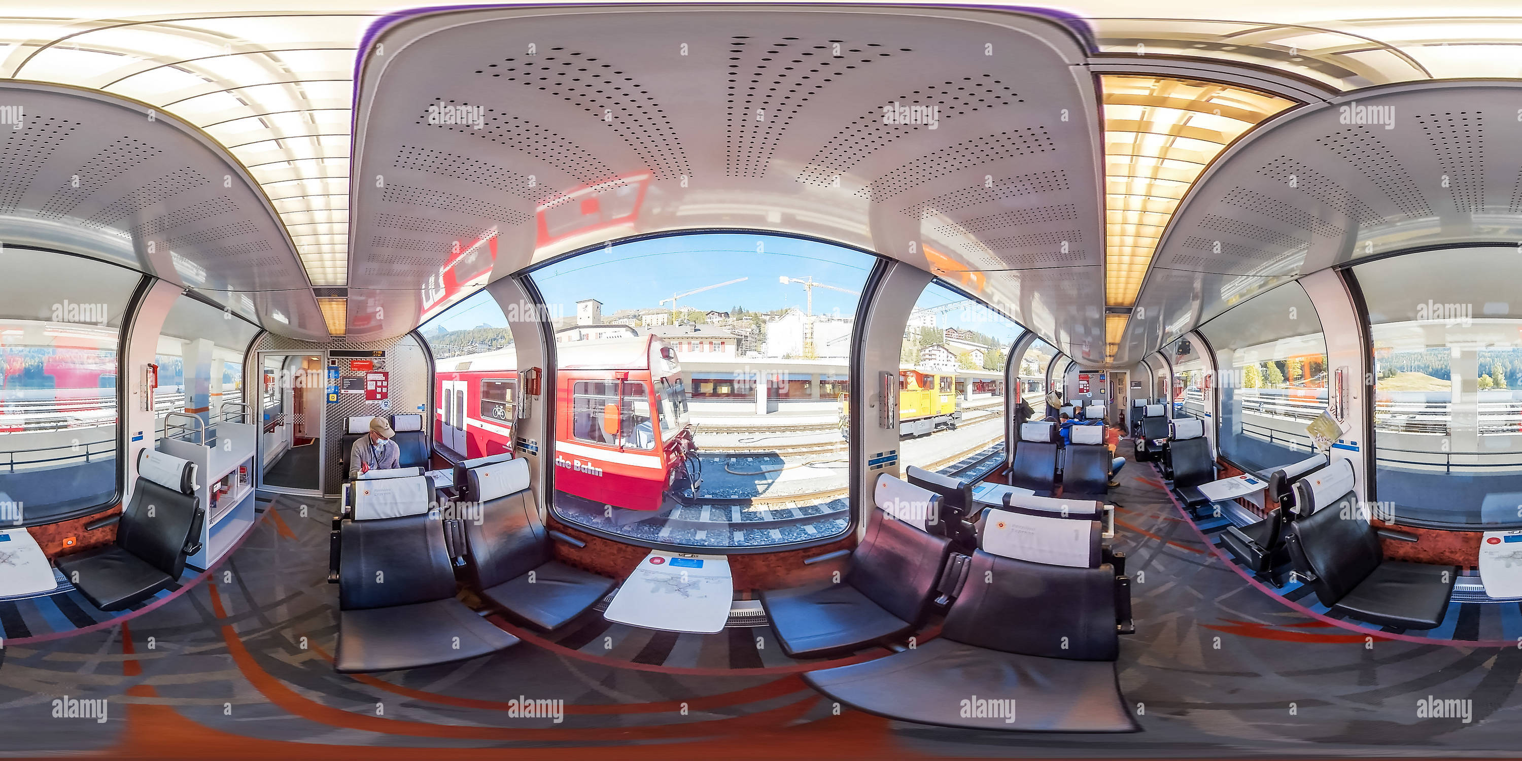 360 Grad Panorama Ansicht von BERNINA Express von St. Moritz Schweiz nach Tirano Italien