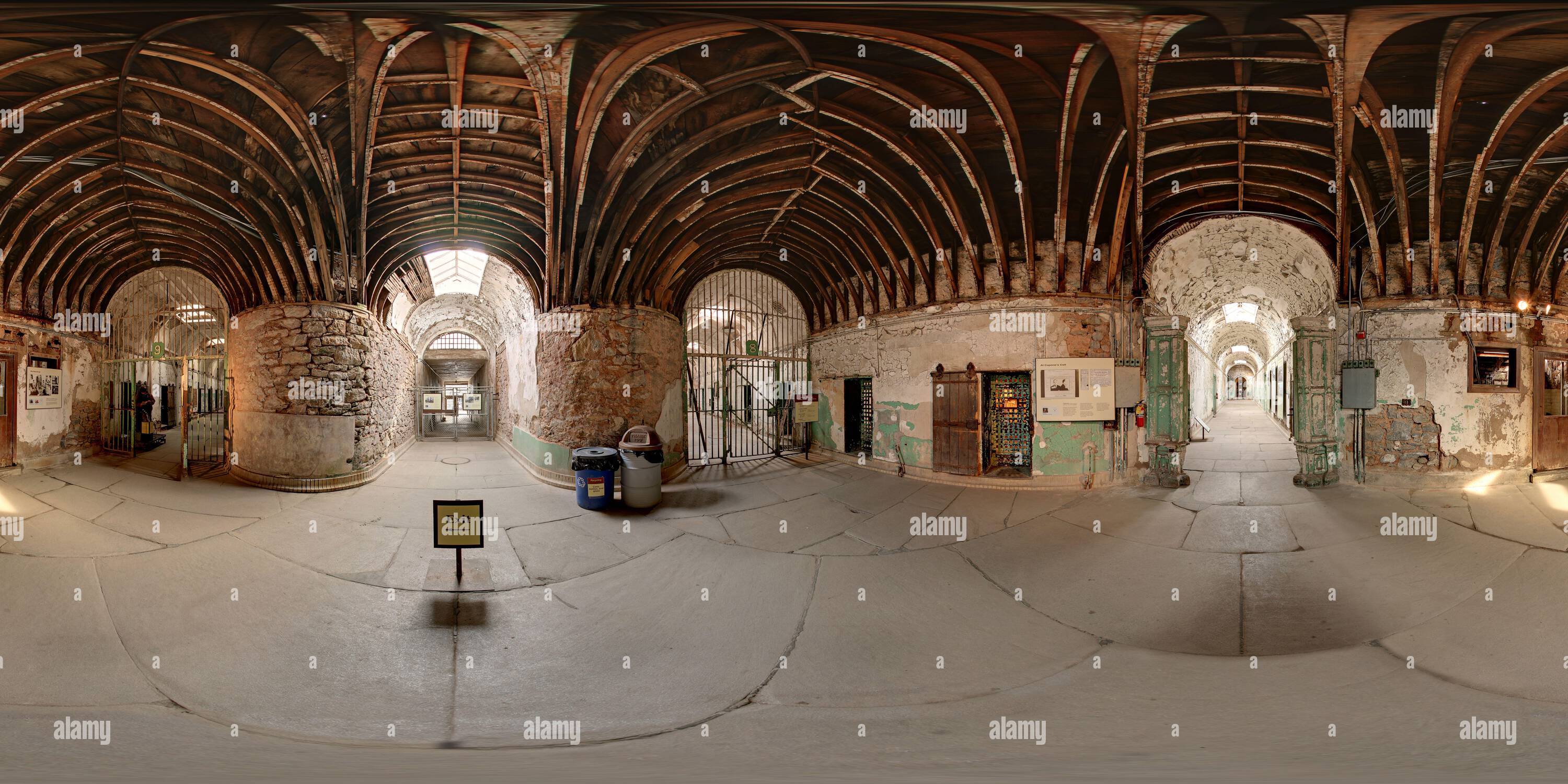 360 Grad Panorama Ansicht von Eastern State Penitentiary Rotunda in Philadelphia, PA, USA