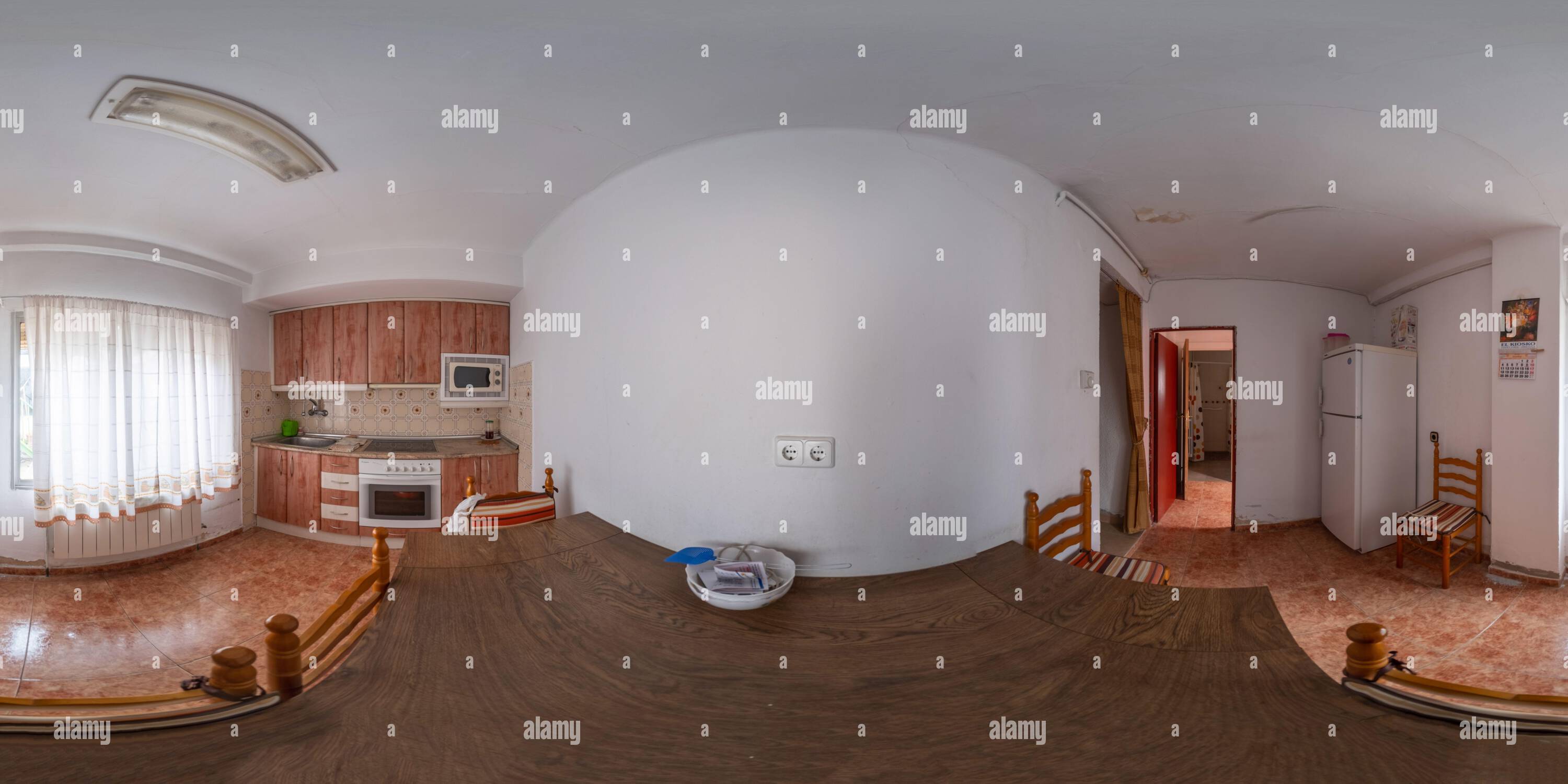 360 Grad Panorama Ansicht von 360 Grad Panoramafotografie Küche eines alten Hauses