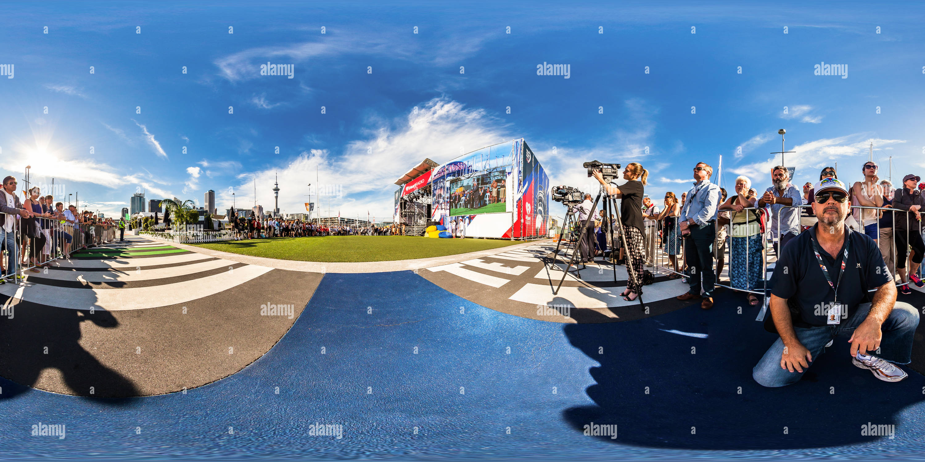 360 Grad Panorama Ansicht von Christian Kleiman freiberuflicher Fotograf im Race Village - Volvo Ocean Race 2015 Auckland Stopover - Neuseeland