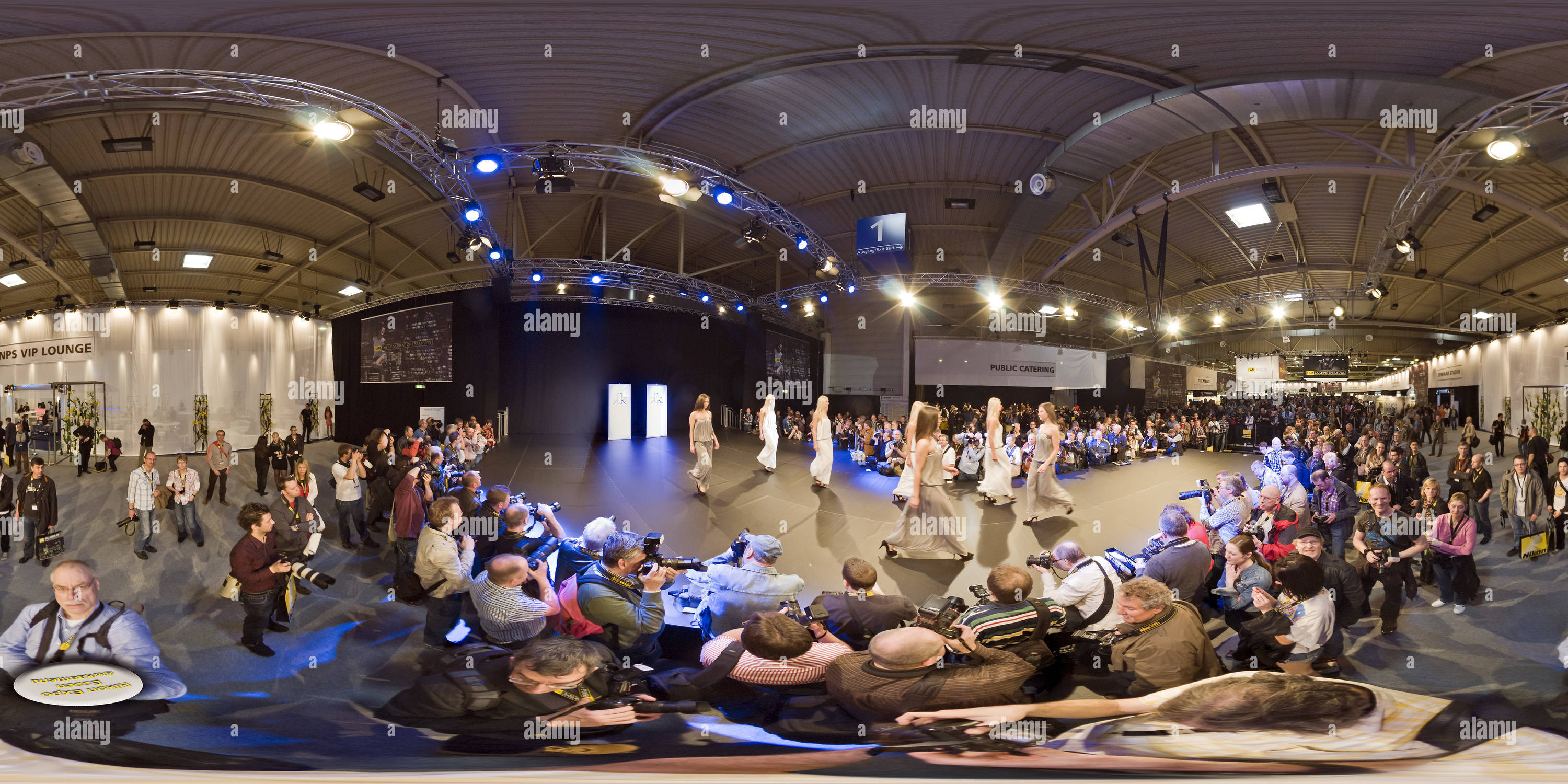 360 Grad Panorama Ansicht von Nikon Solutions Expo, Essen