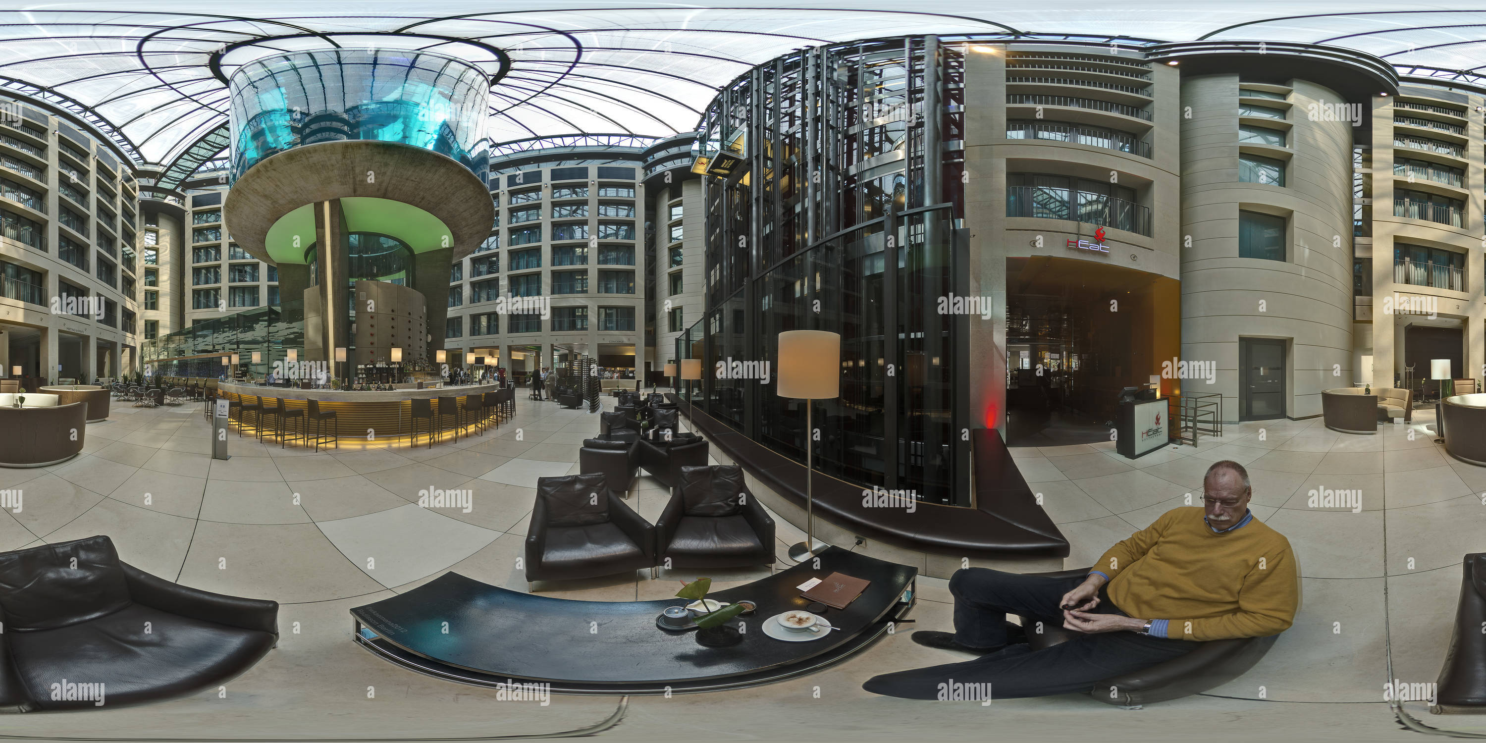 360 Grad Panorama Ansicht von Radisson Berlin - AquaDom