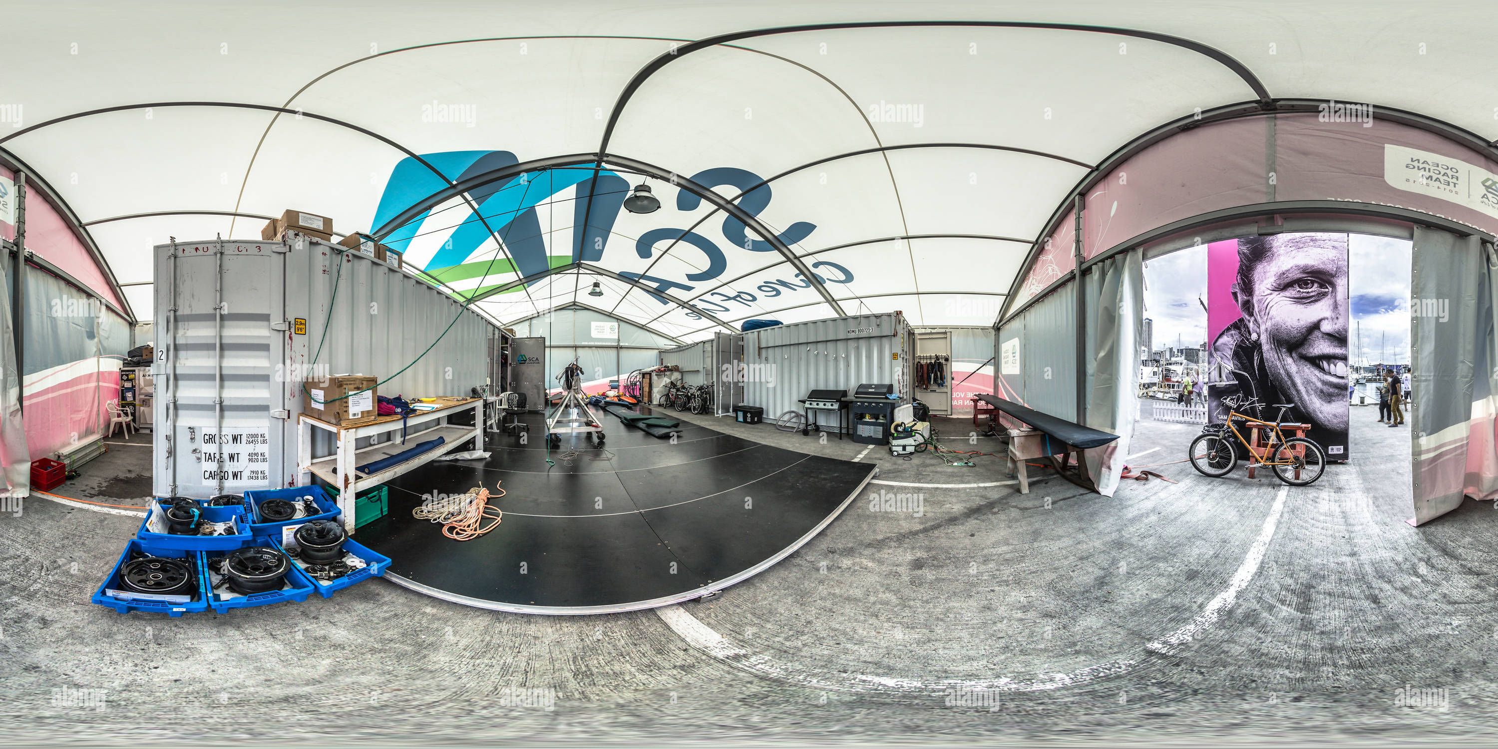 360 Grad Panorama Ansicht von Team SCA in der Equipment Zone - Volvo Ocean Race 2015 Auckland Stopover - Neuseeland