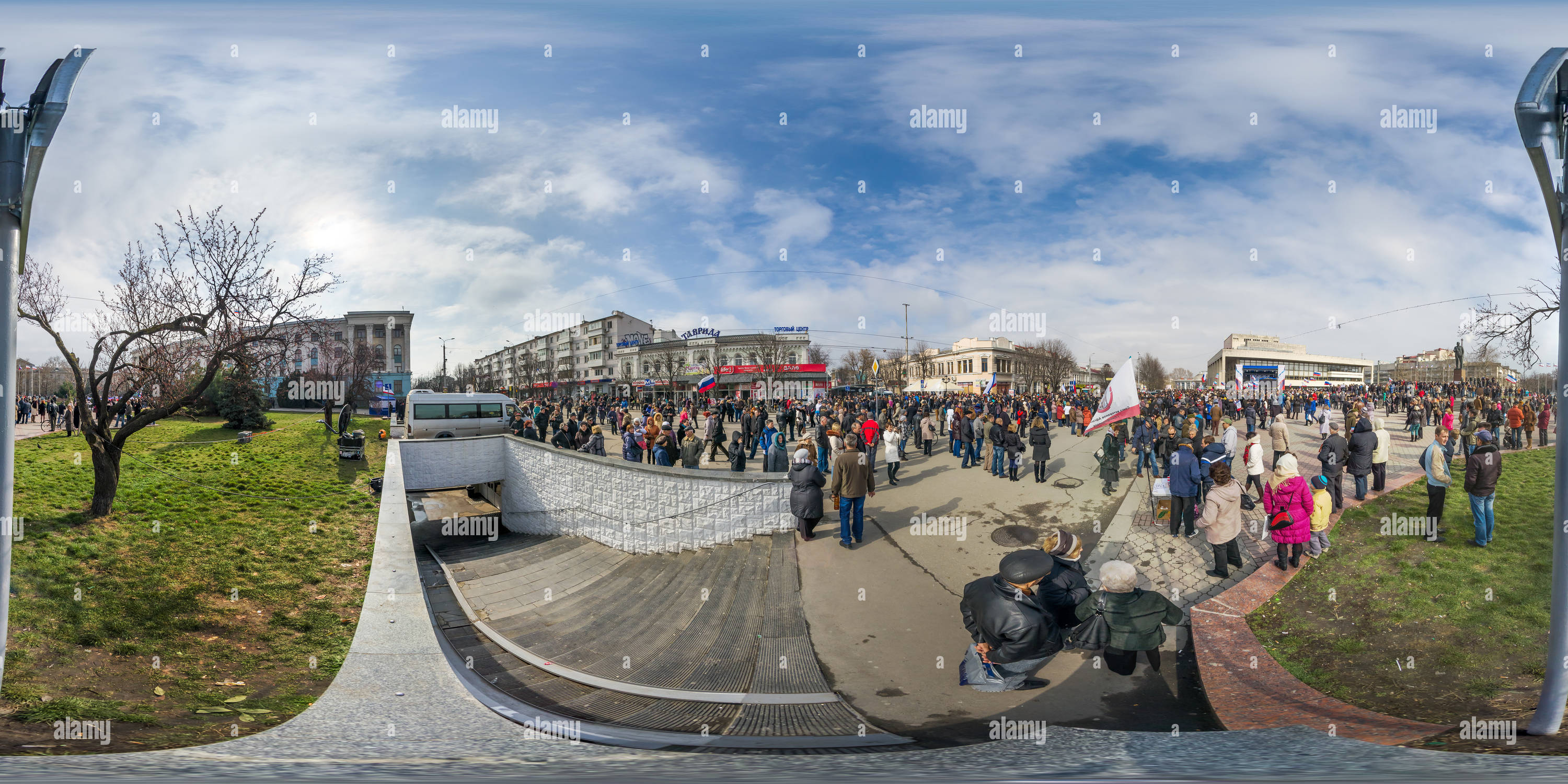 360 Grad Panorama Ansicht von Pro-russisches Treffen in Simferopol, Krim