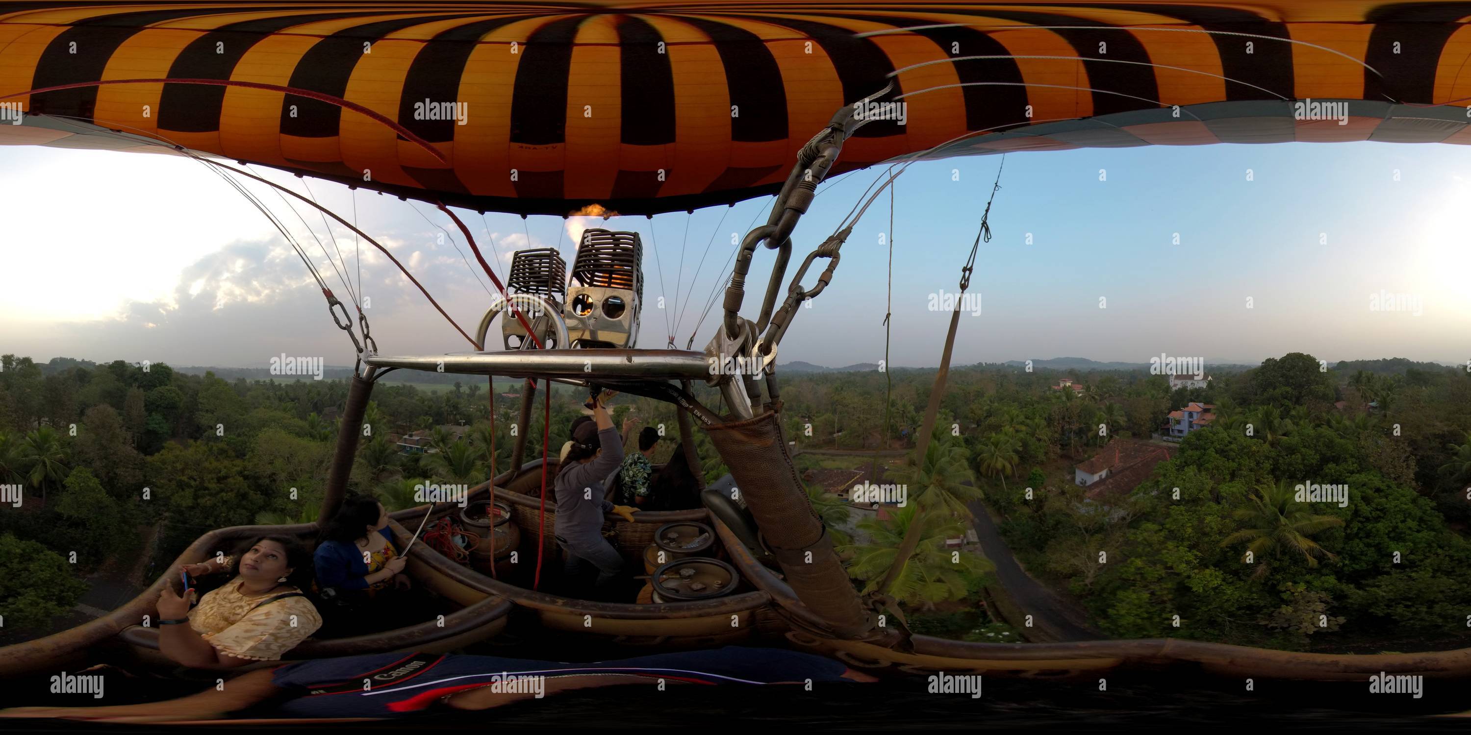 360 Grad Panorama Ansicht von Hot Air Balloon