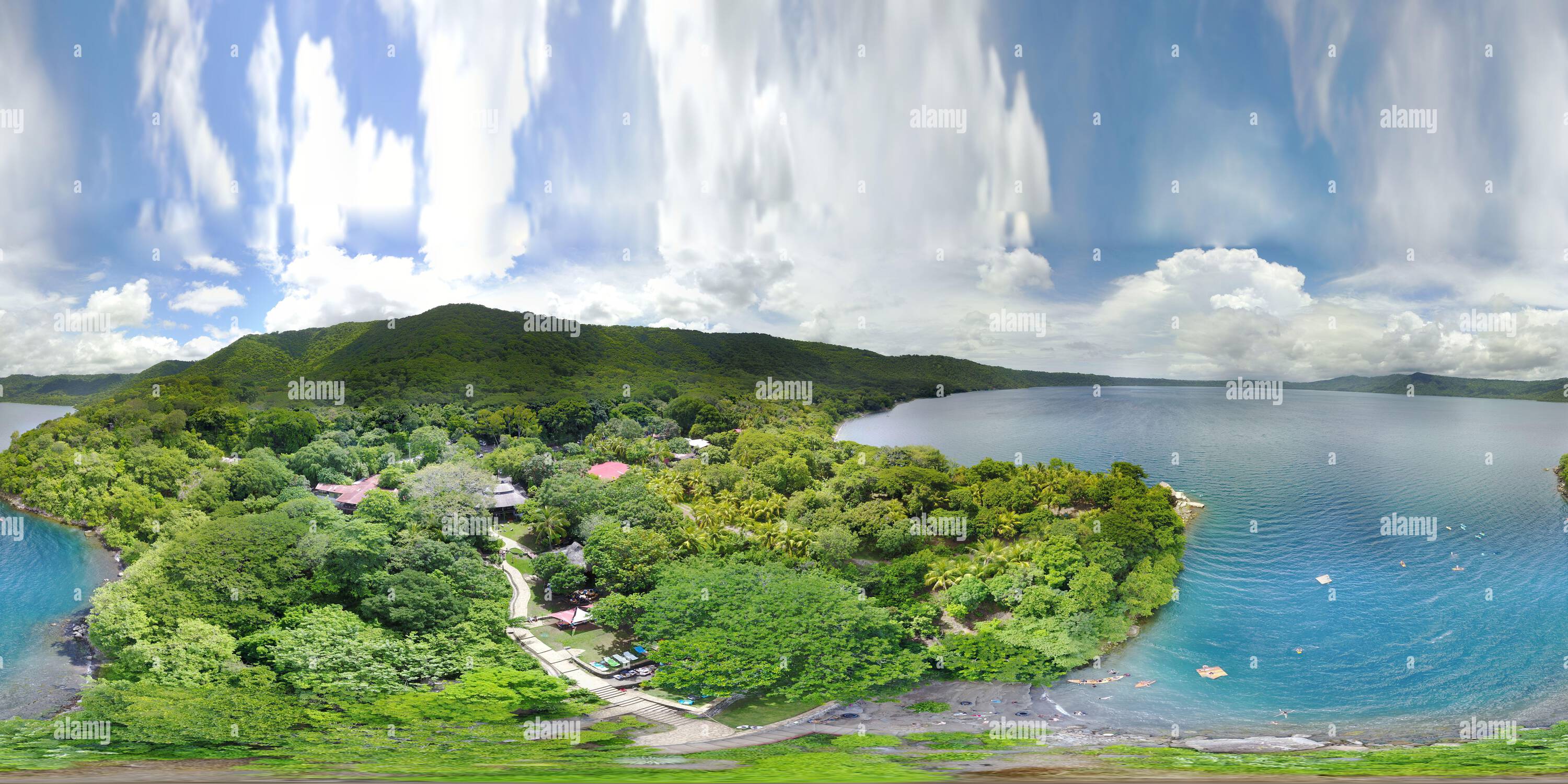 360 Grad Panorama Ansicht von 360 vr Panorama der blauen Apoyo laguna in Nicaragua Luftdrohnenaufnahme