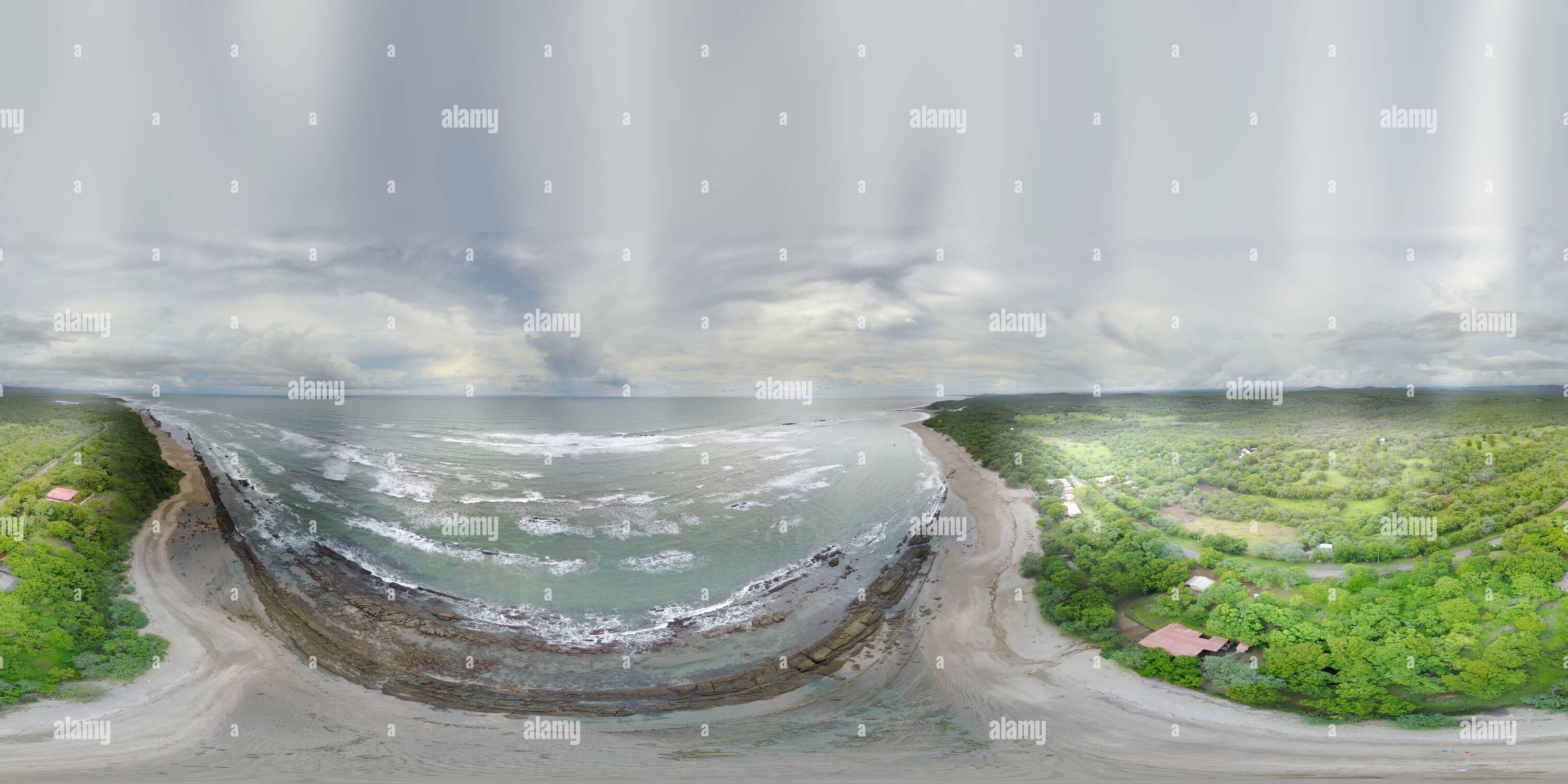 360 Grad Panorama Ansicht von 360 vr Panoramablick auf pazifik Küste Aerialdrohne Ansicht