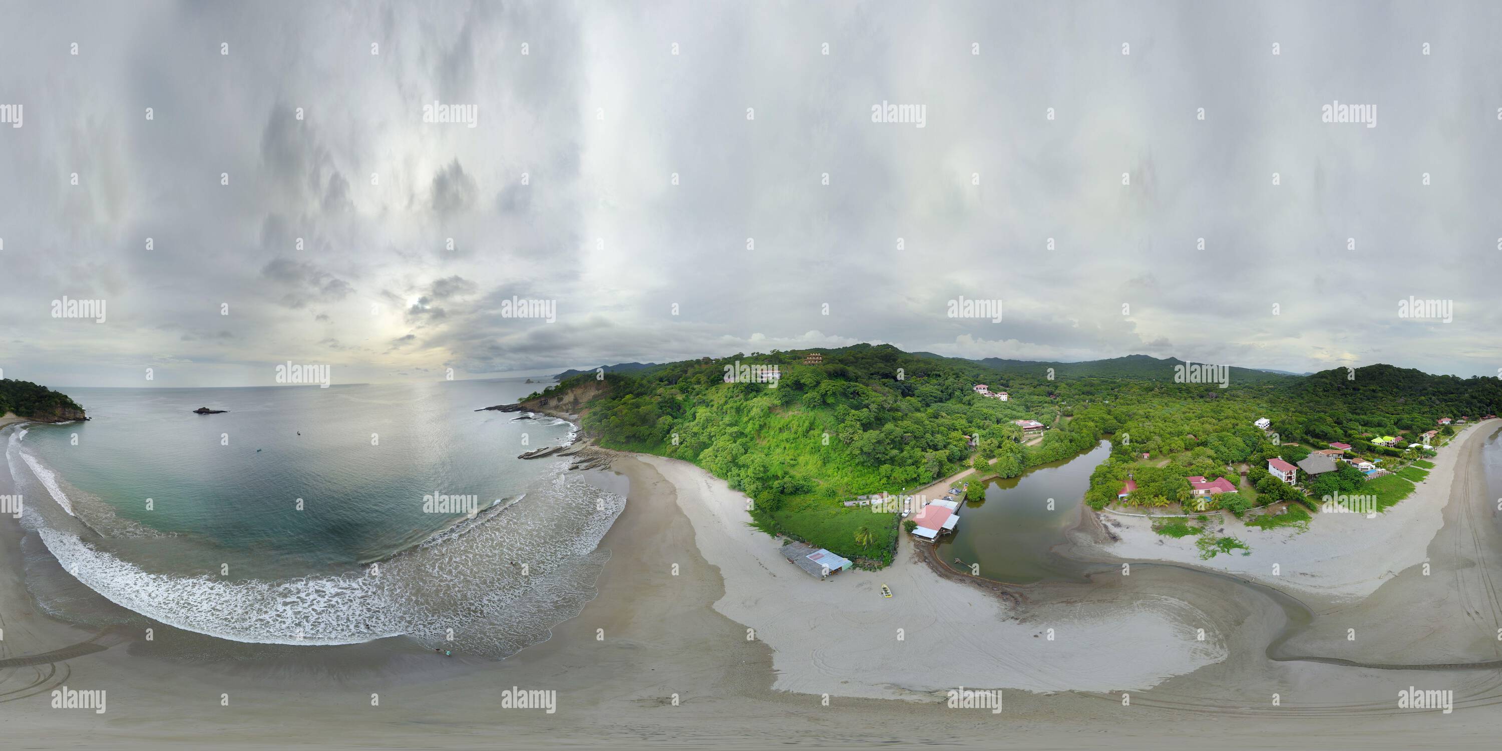 360 Grad Panorama Ansicht von 360 Panoramasicht auf den Strand im pazifischen Ozean Nicaragua Luftdrohnenansicht