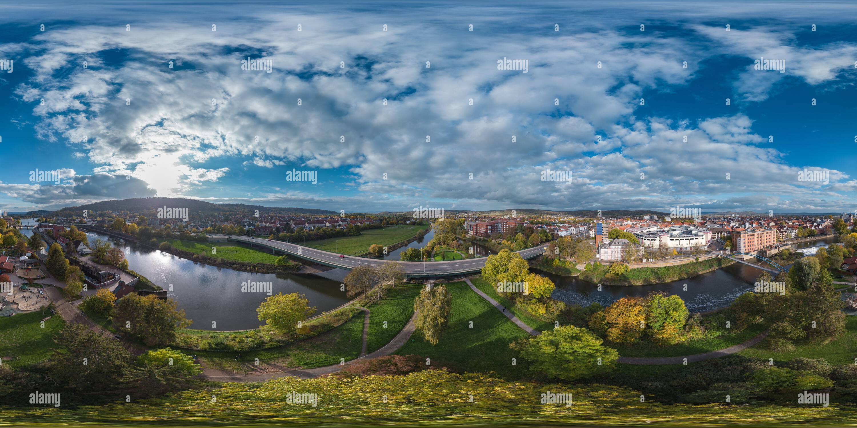 360 Grad Panorama Ansicht von Insel an der Weser in der Nähe der Stadt Hameln, Niedersachsen, Deutschland