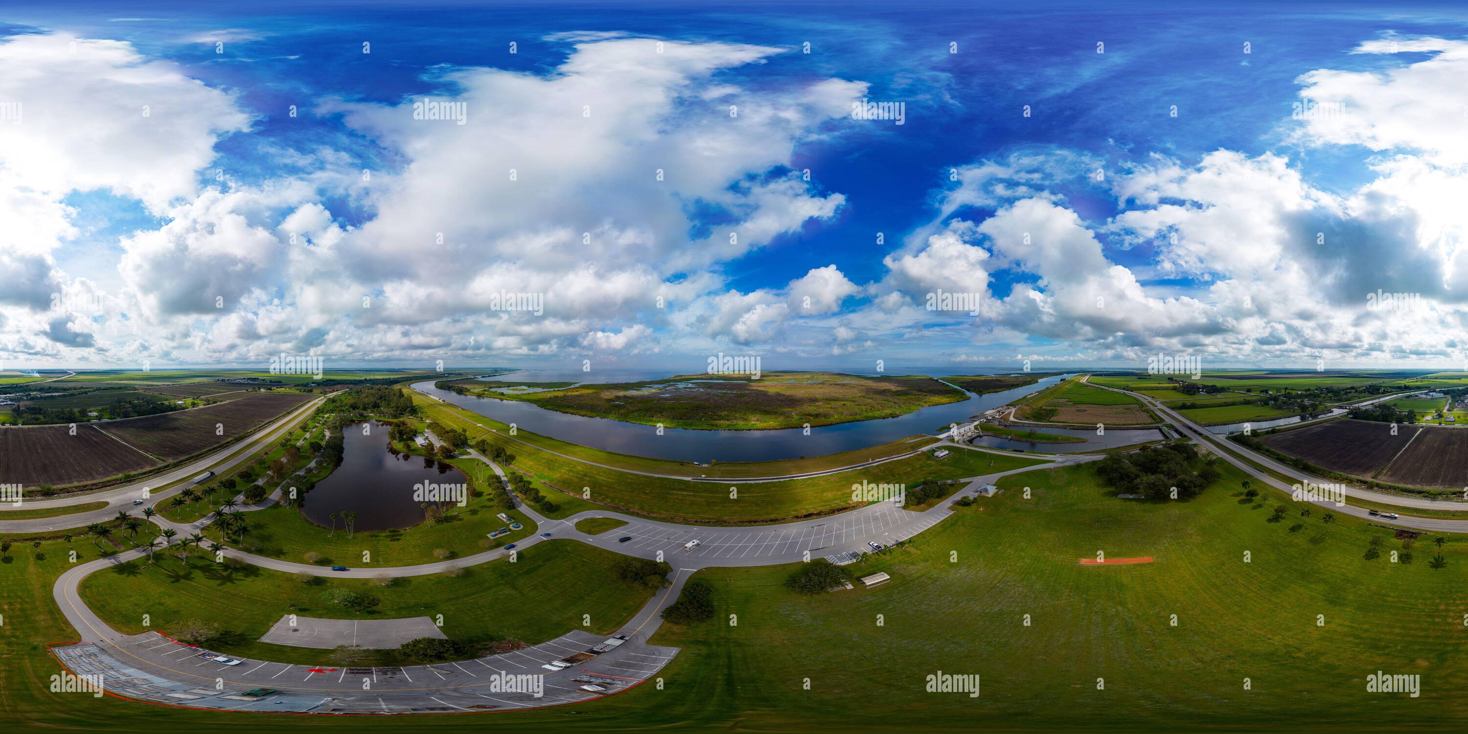 360 Grad Panorama Ansicht von Luftaufnahme 360° Kugelbild John Stretch Park Clewiston FL USA Lake okeechobee