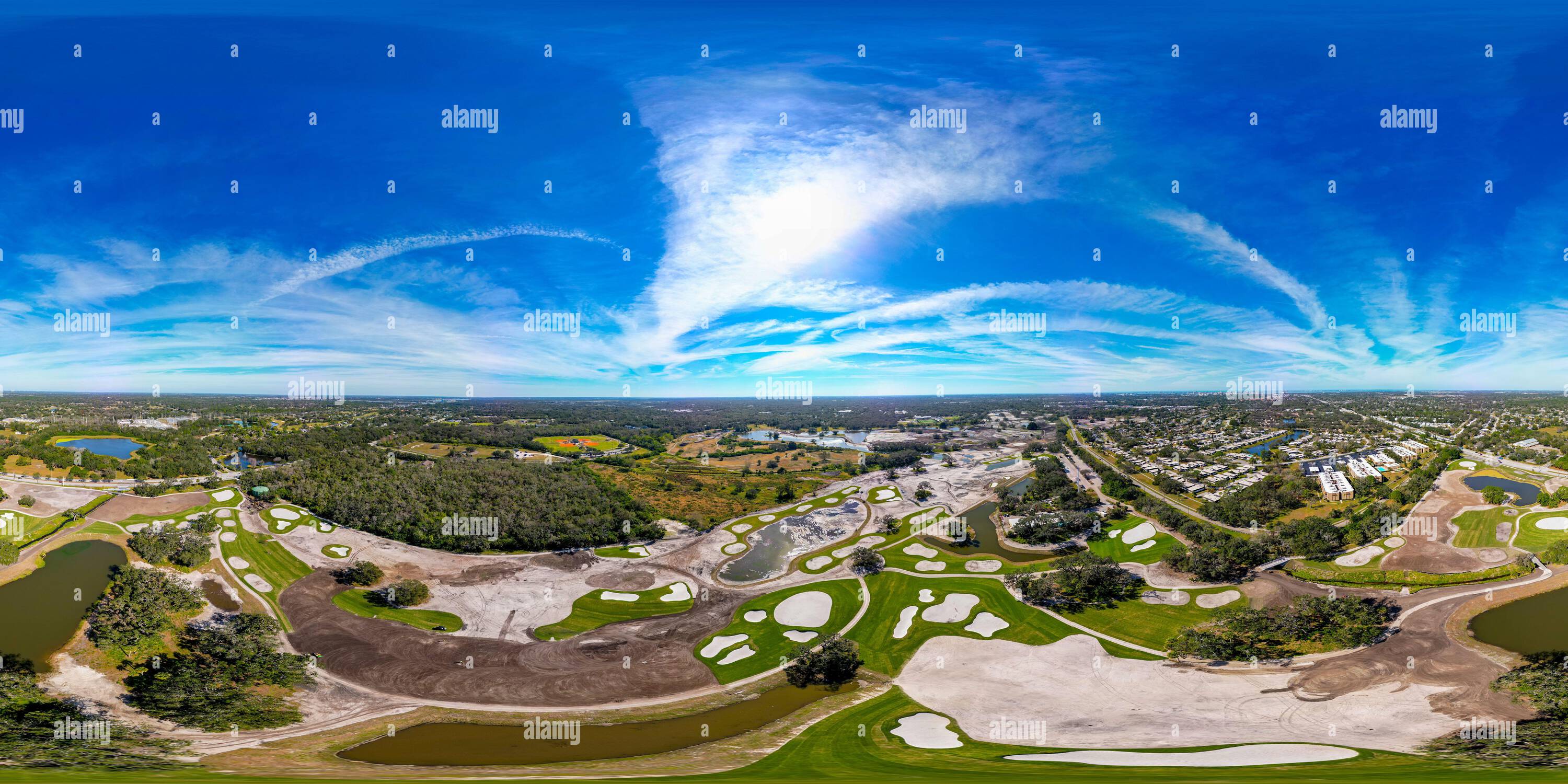 360 Grad Panorama Ansicht von Sarasota, FL, USA - 18. Januar 2023: Aerial Drohne 360 Equrectangular sphärical Panorama Photo Bobby Jones Golf Club