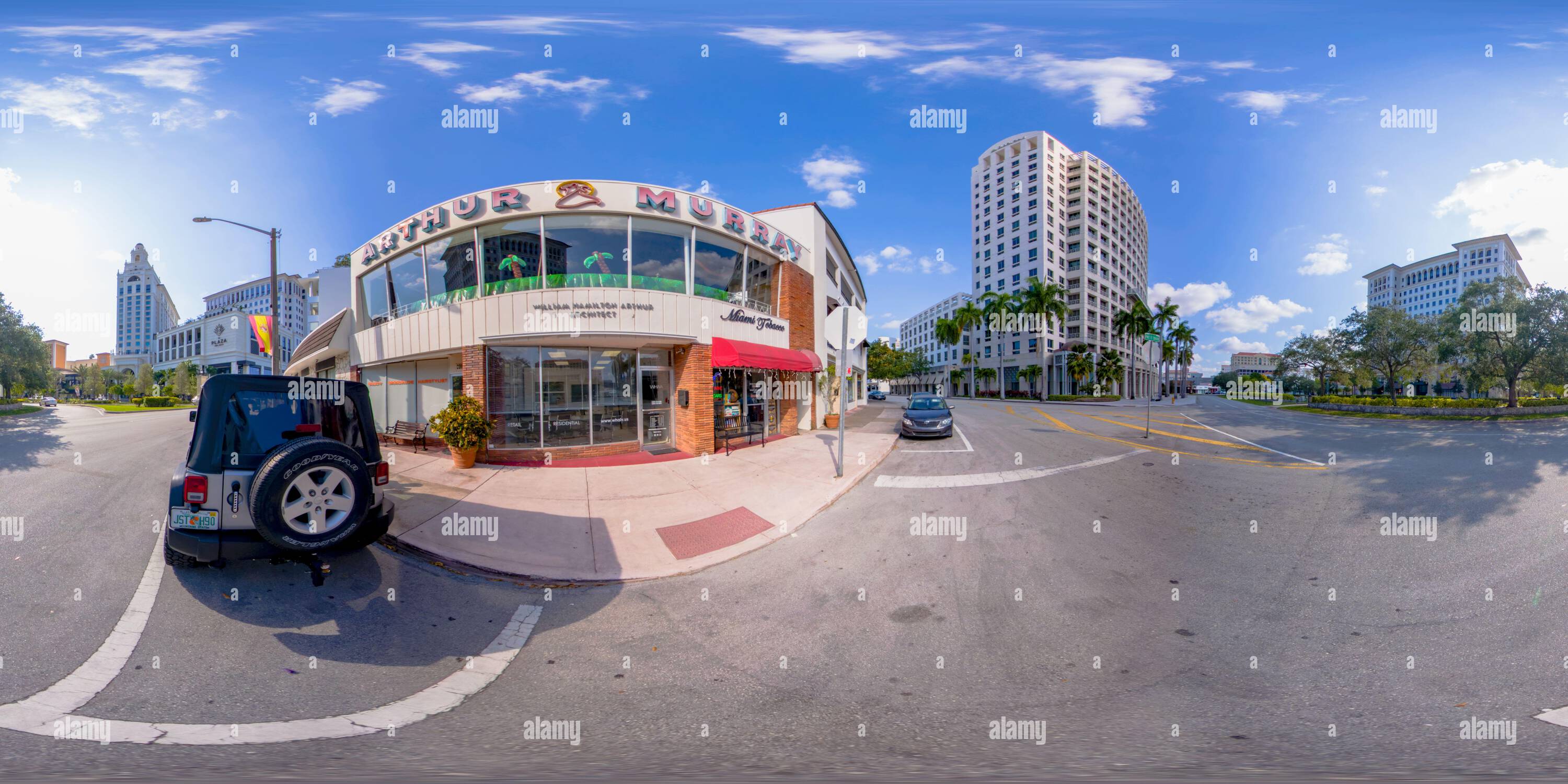 360 Grad Panorama Ansicht von Coral Gables Miami, FL, USA - 6. Mai 2023: 360 VR sphärisches, rechteckiges Foto Coral Gables Miami FL Arthur Murray Dance Studio