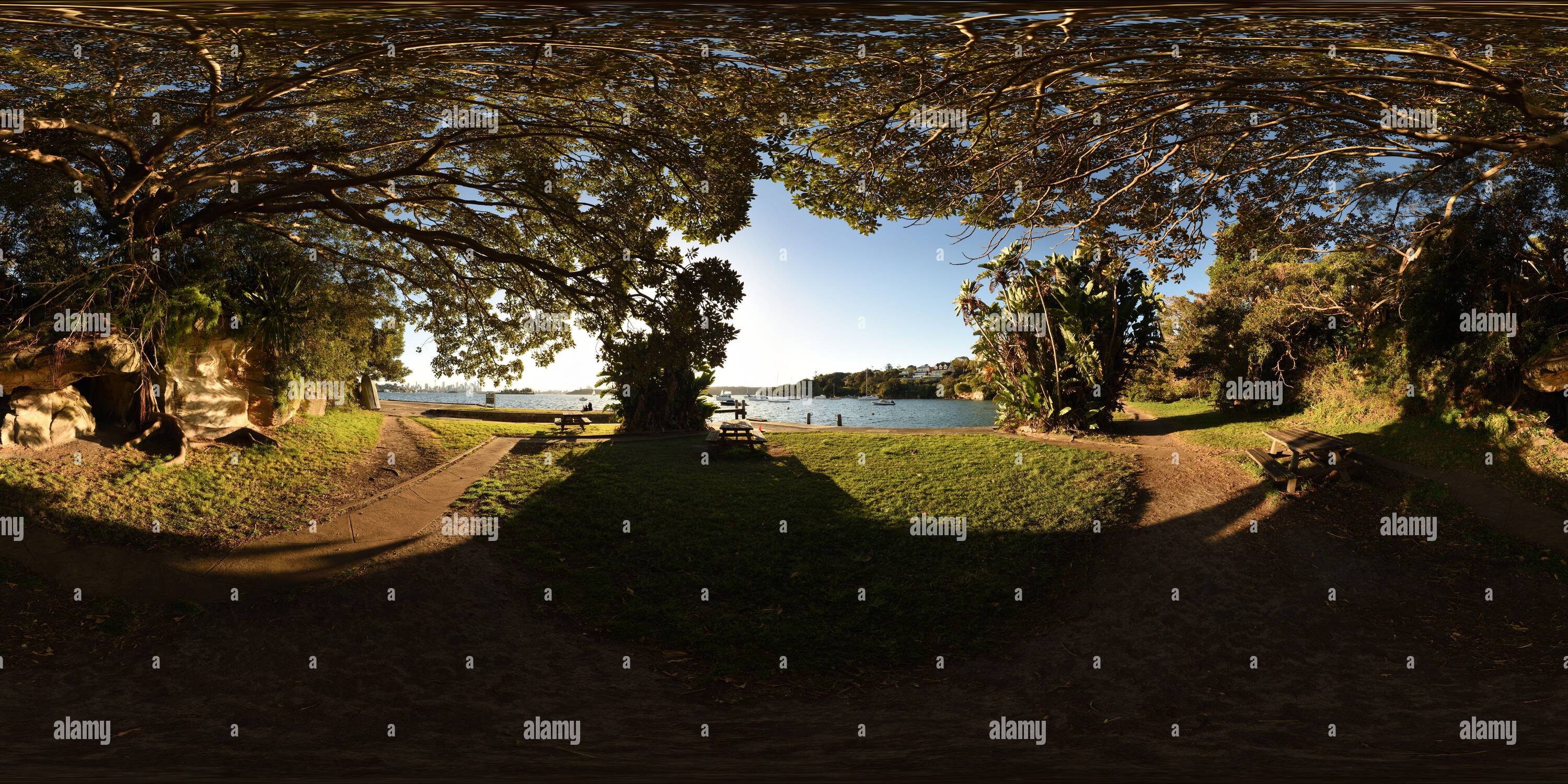 360 Grad Panorama Ansicht von Picknick-Bereich in Hermit Bay, Eremitage Foreshore Walk, Rose Bay, Sydney, Australien