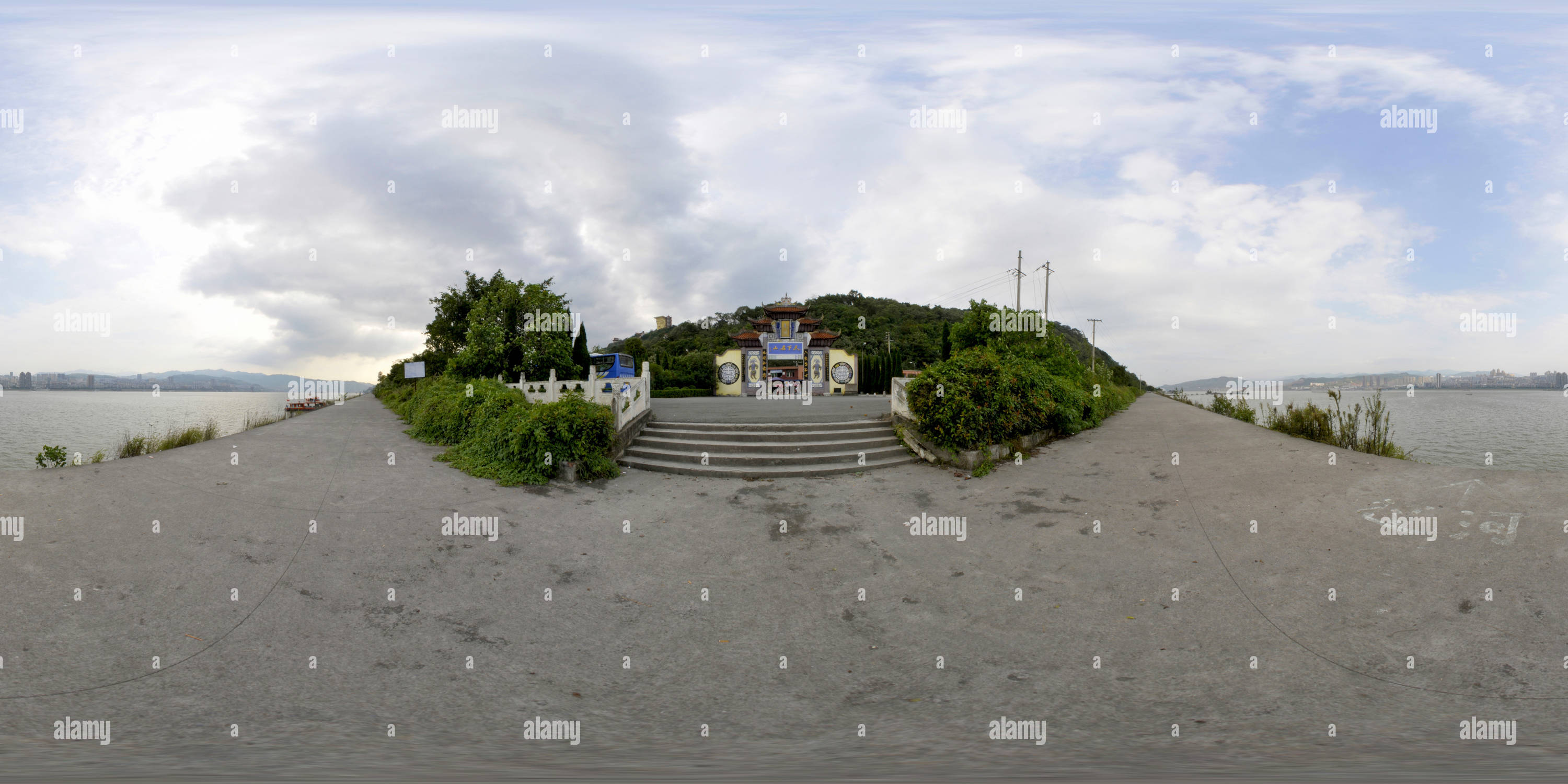 360 Grad Panorama Ansicht von Mingshan-Gedenkbogen (1350) 名山牌坊