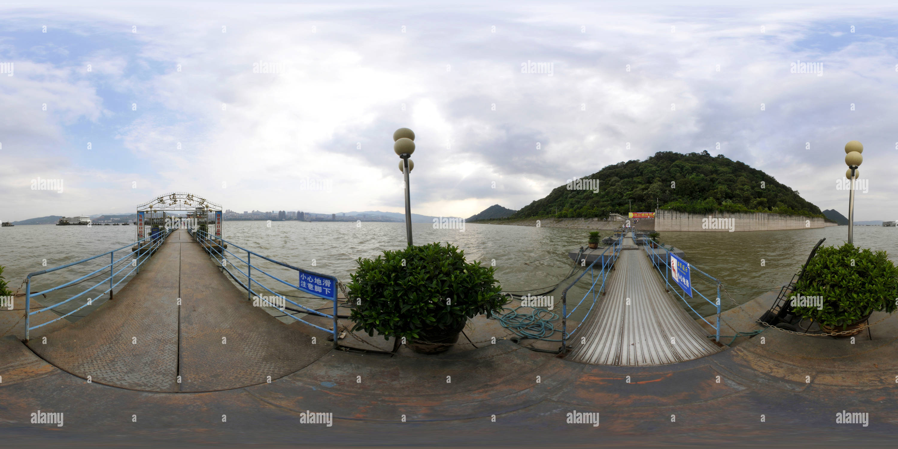 360 Grad Panorama Ansicht von Mingshan Tour Terminal (1356)