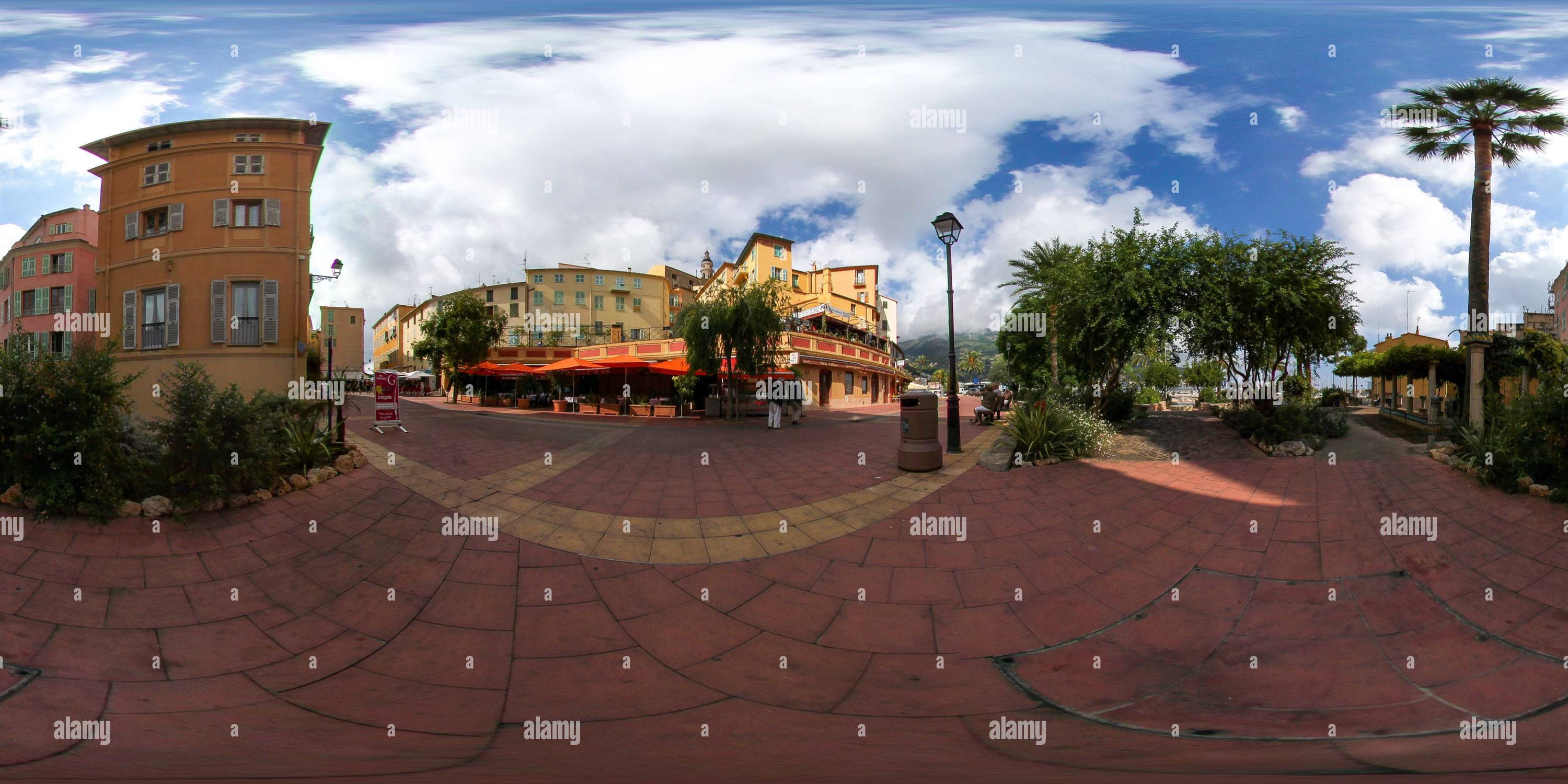 360 Grad Panorama Ansicht von Fontaine Place du Cap