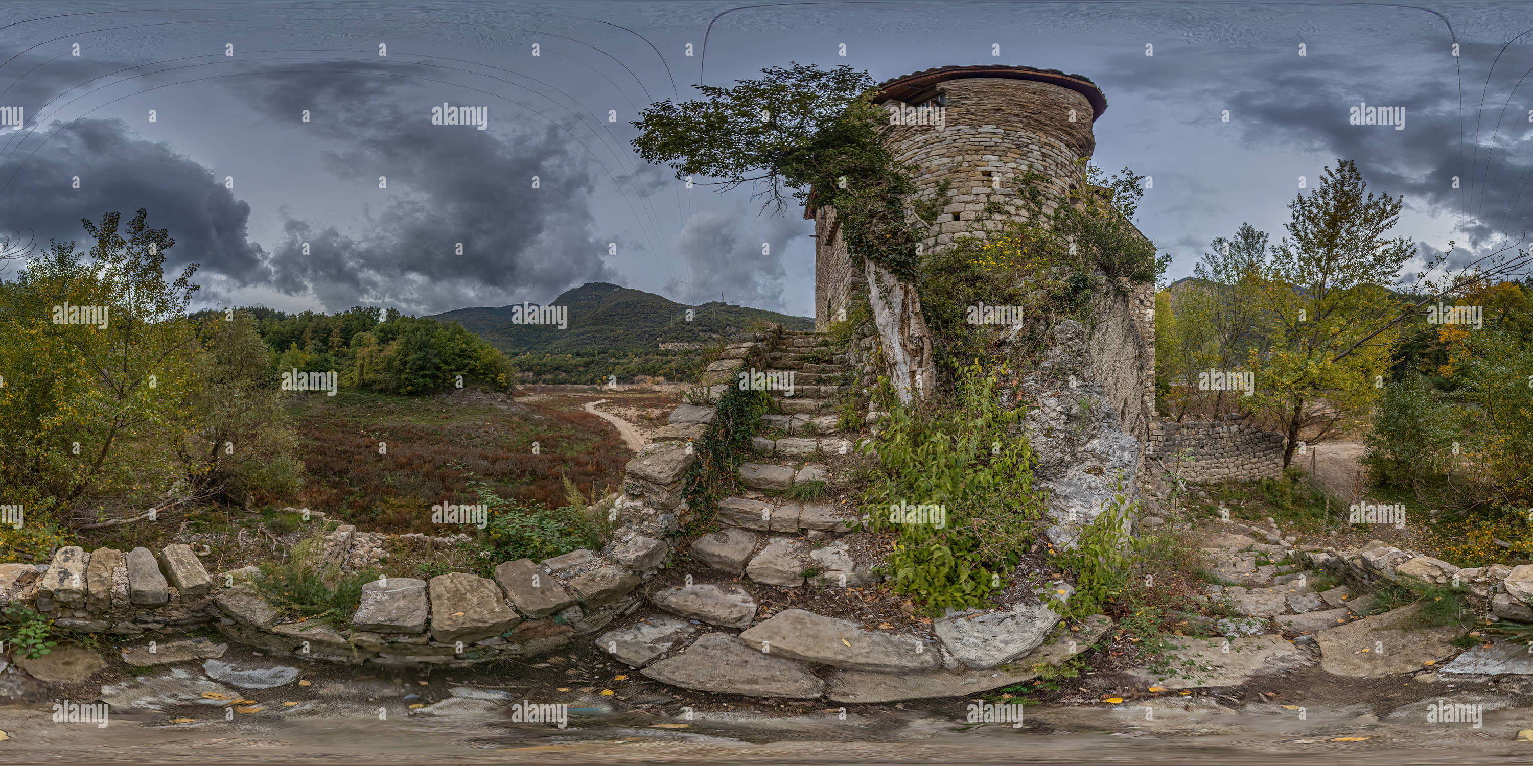 360 Grad Panorama Ansicht von Monasterio de Sant Salvador de la Vedella