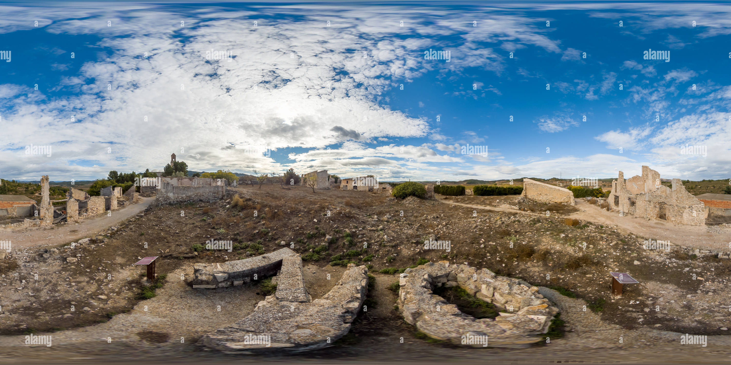 360 Grad Panorama Ansicht von Altstadt von Corbera De Ebro 360vr Catalonia Spanien 01