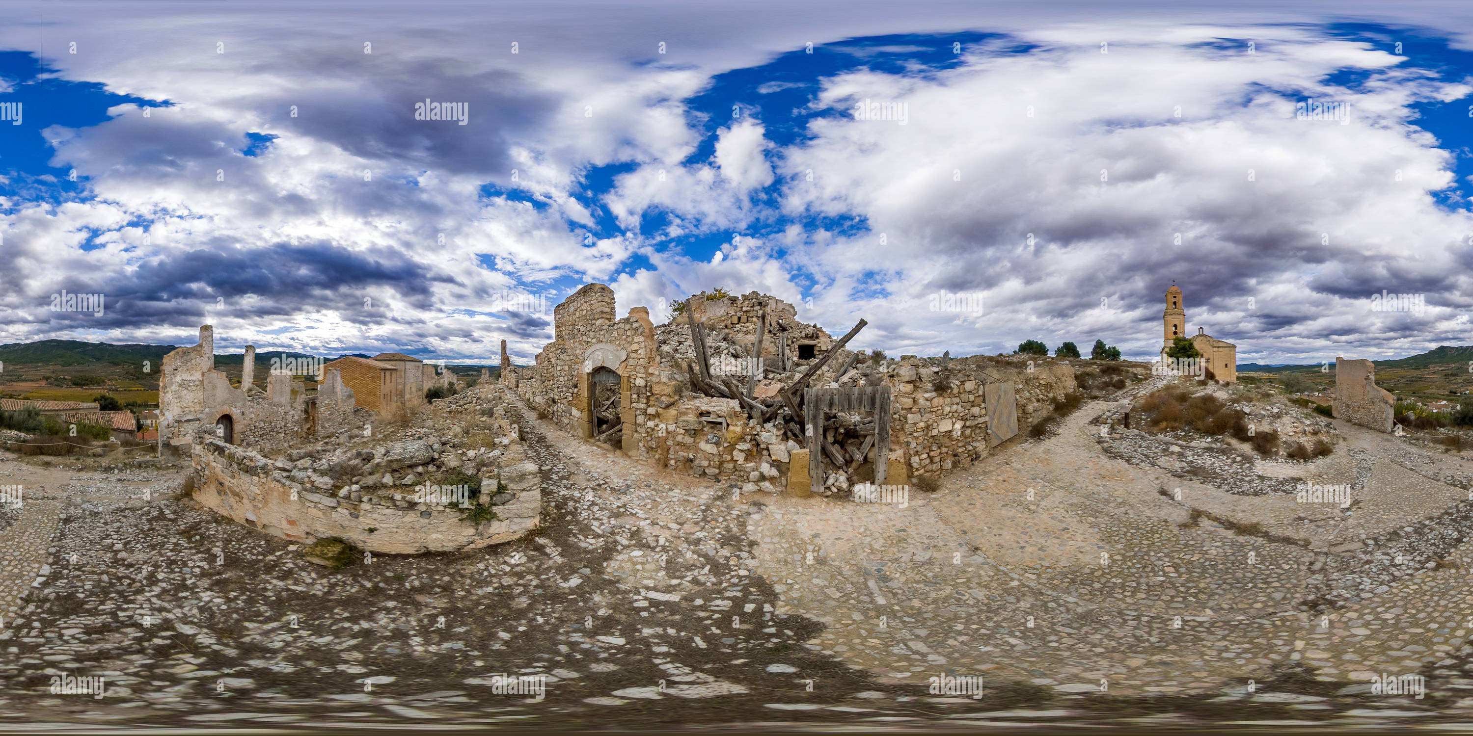 360 Grad Panorama Ansicht von Altstadt von Corbera De Ebro 360vr Catalonia Spanien 02