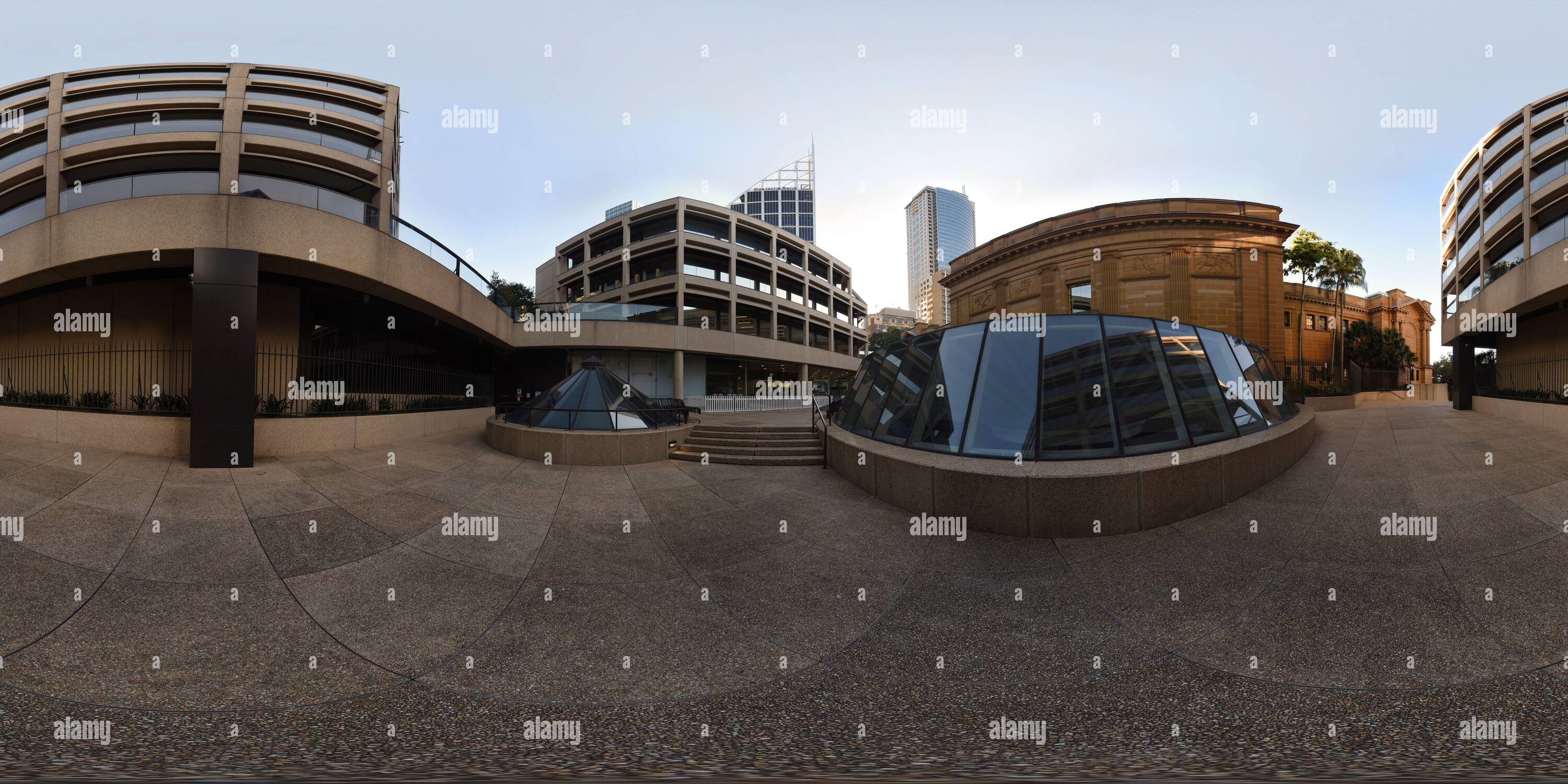 360 Grad Panorama Ansicht von Mitchell Library South Fassade, Macquarie Street Flügel und Rückseite des Parliament House Sydney New Building.