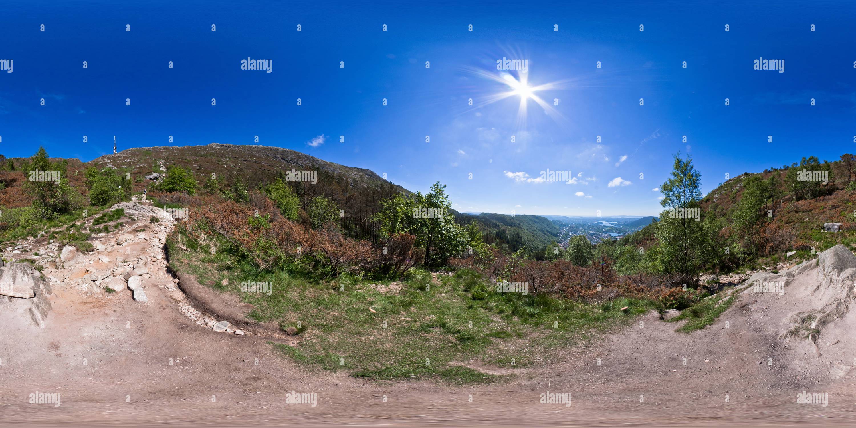 360 Grad Panorama Ansicht von Weg zum Berg Ulriken