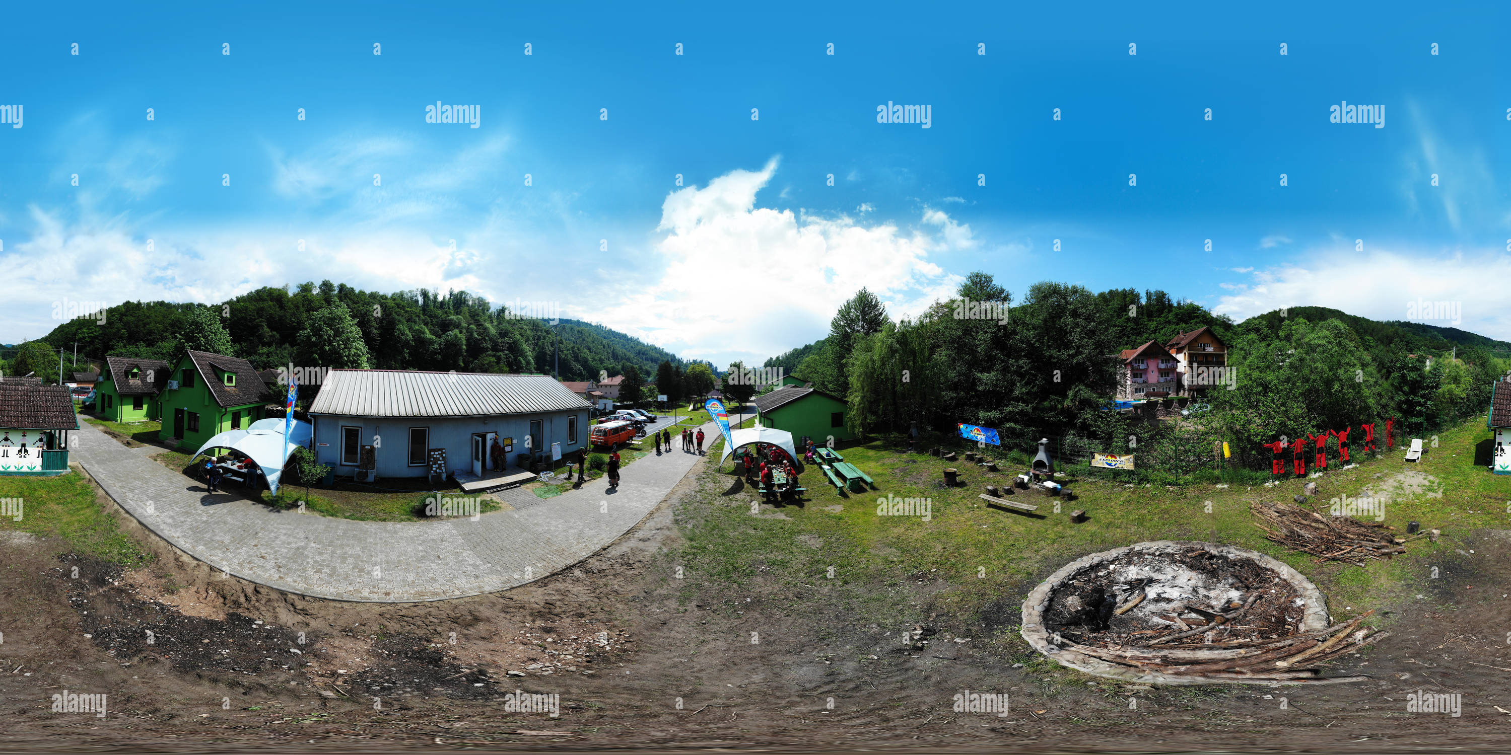 360 Grad Panorama Ansicht von 55 Jahre Höhlenjubiläum Moneasa Rumänien