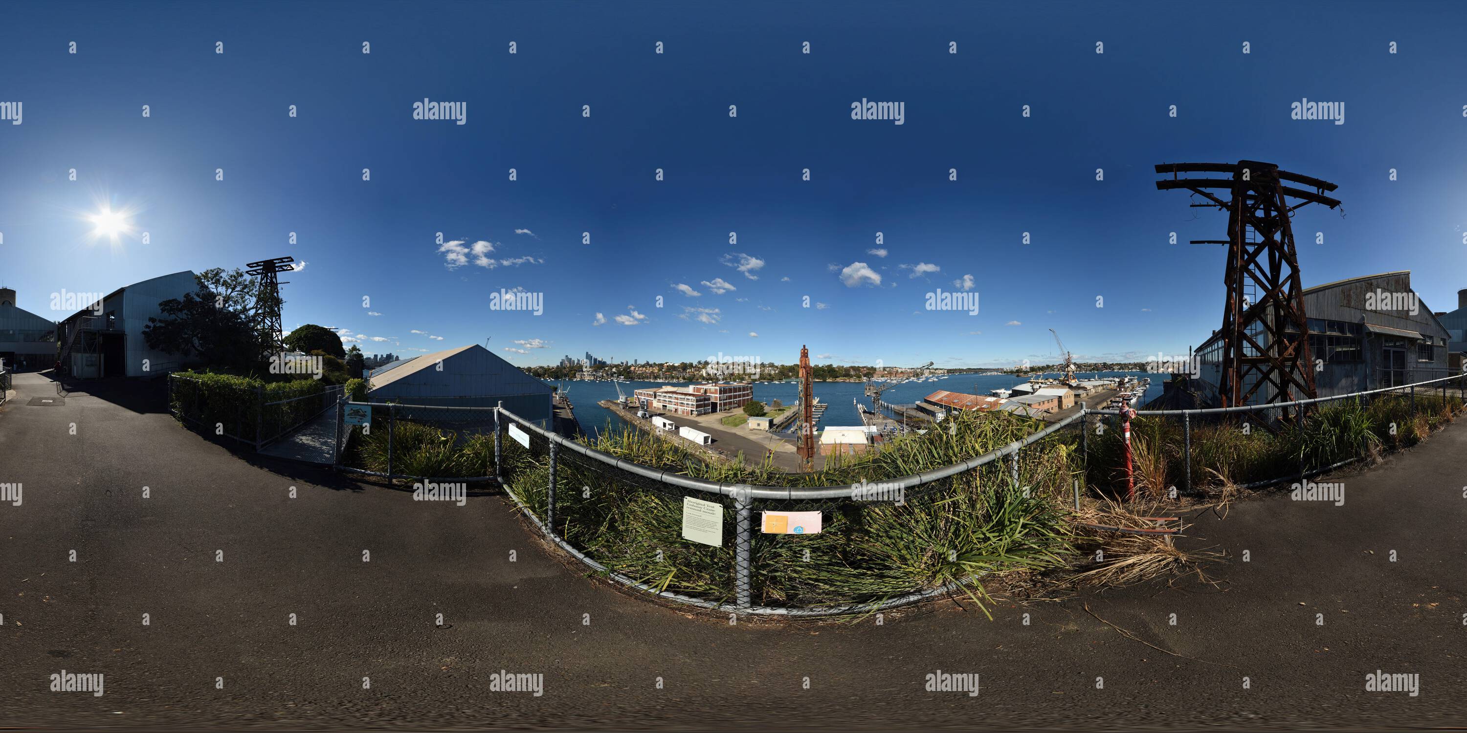 360 Grad Panorama Ansicht von 360°-Panorama die Fitzroy und Sutherland Docks von oben, das Wandbild des Aboriginal Tent Embassy Tower, Ship Building & Docks Precinct auf Cockatoo Island