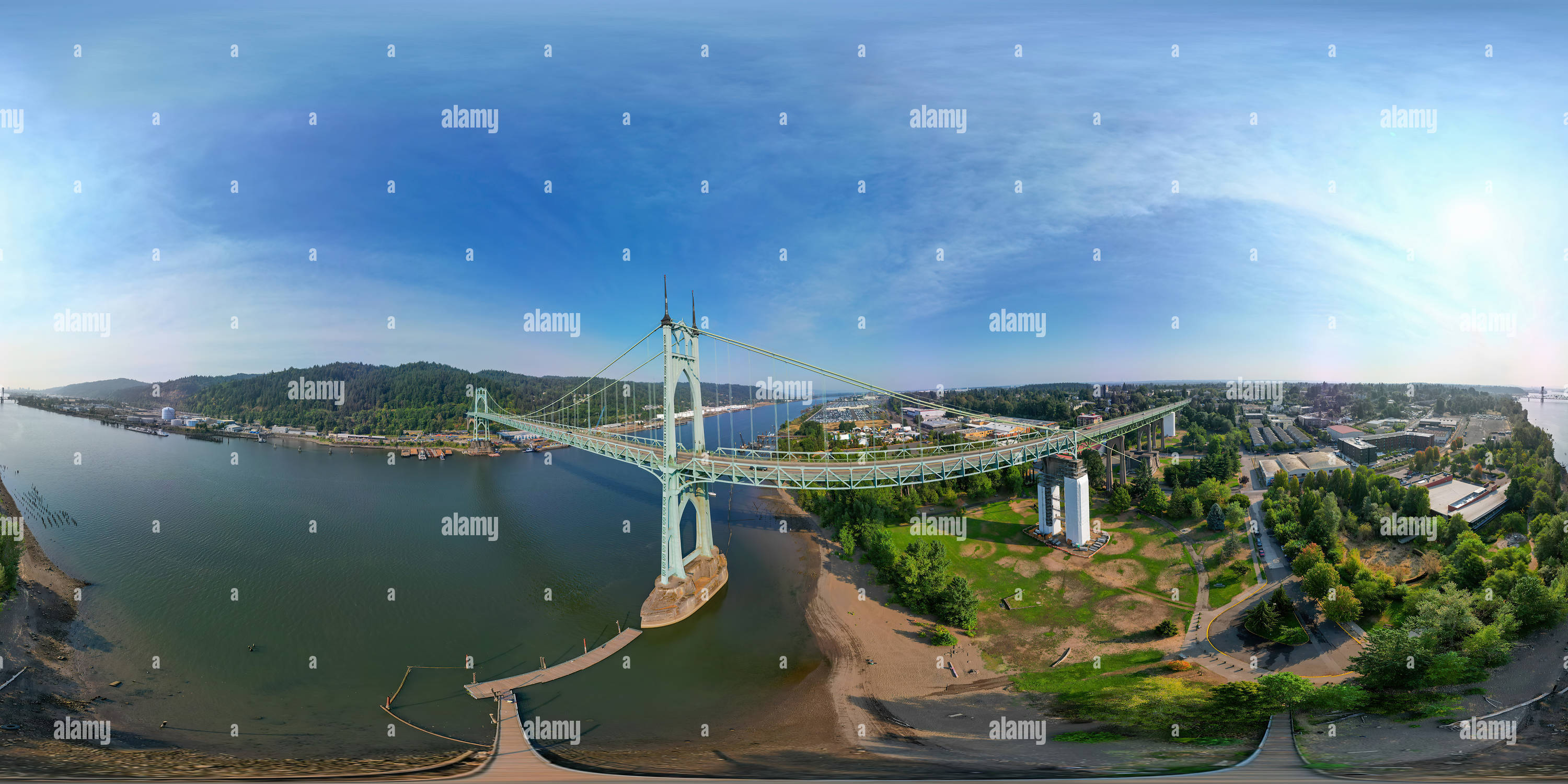 360 Grad Panorama Ansicht von Saint Johns Bridge, Portland, Oregon Morning, Luftaufnahme aus dem Süden August 2023