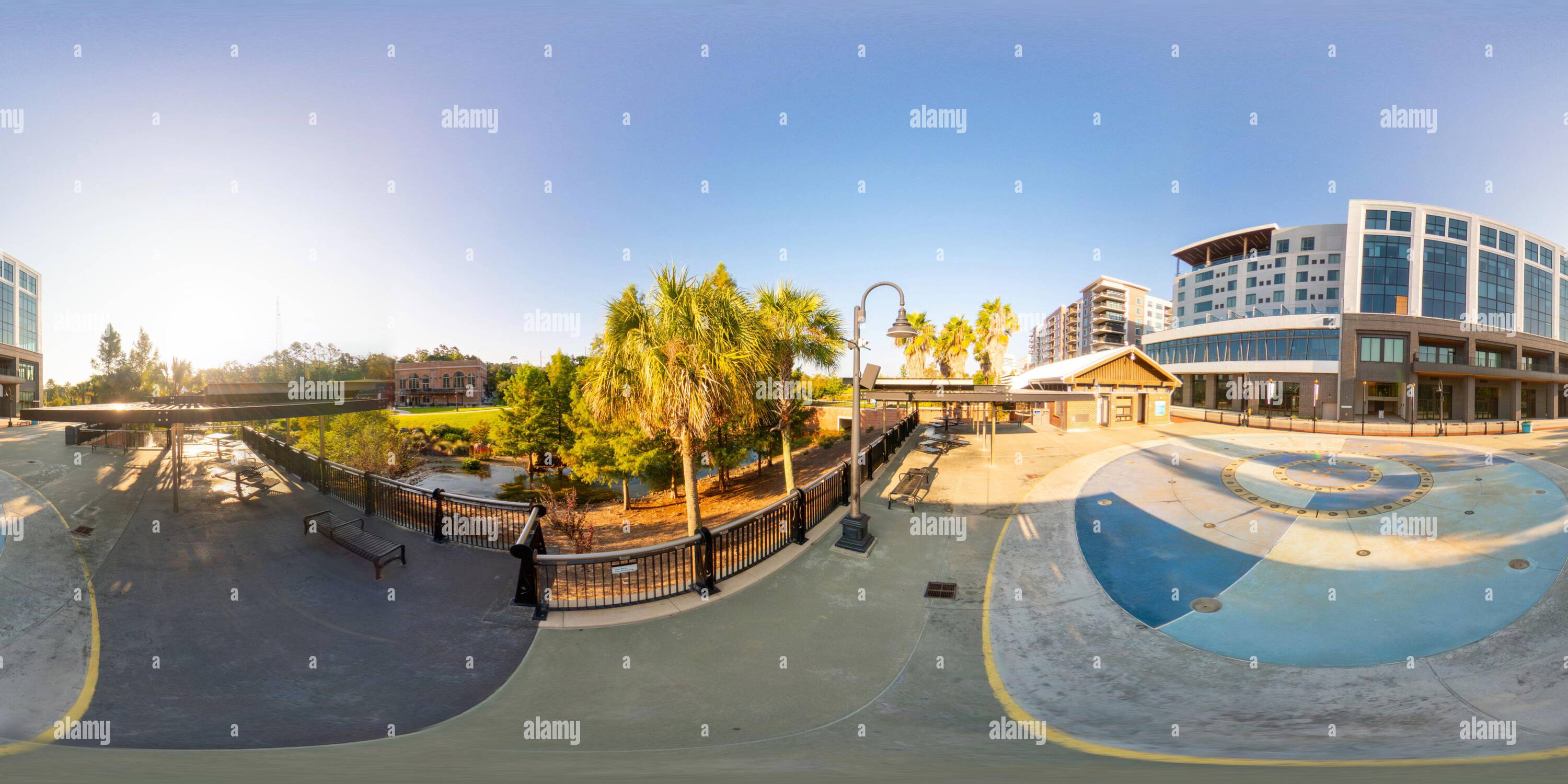 360 Grad Panorama Ansicht von 360 Foto-Splash-Pad im Cascades Park Tallahassee FL um 2023