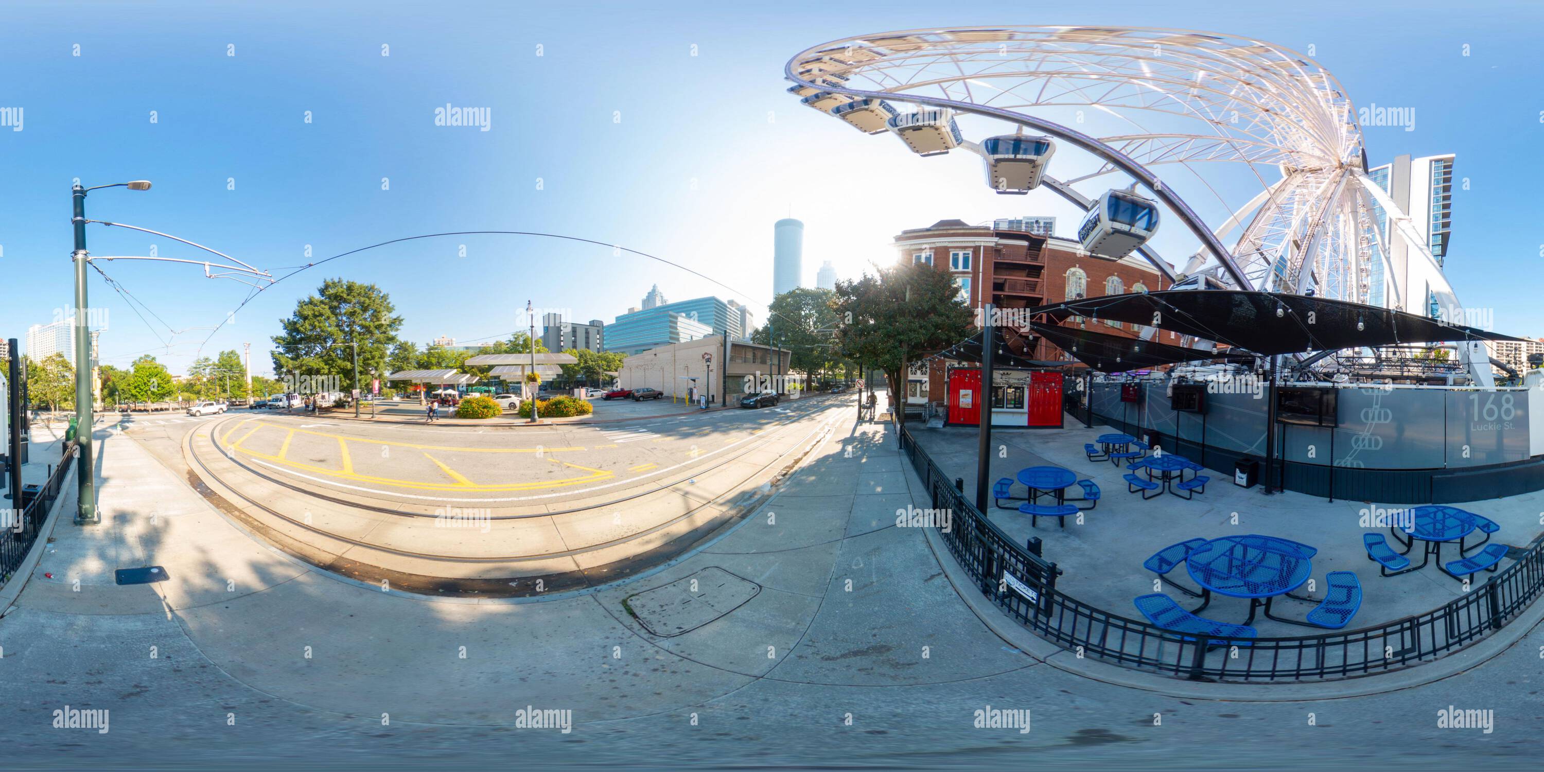 360 Grad Panorama Ansicht von Atlanta, GA, USA - 8. September 2023: Skyview Atlanta Stock 360 Foto