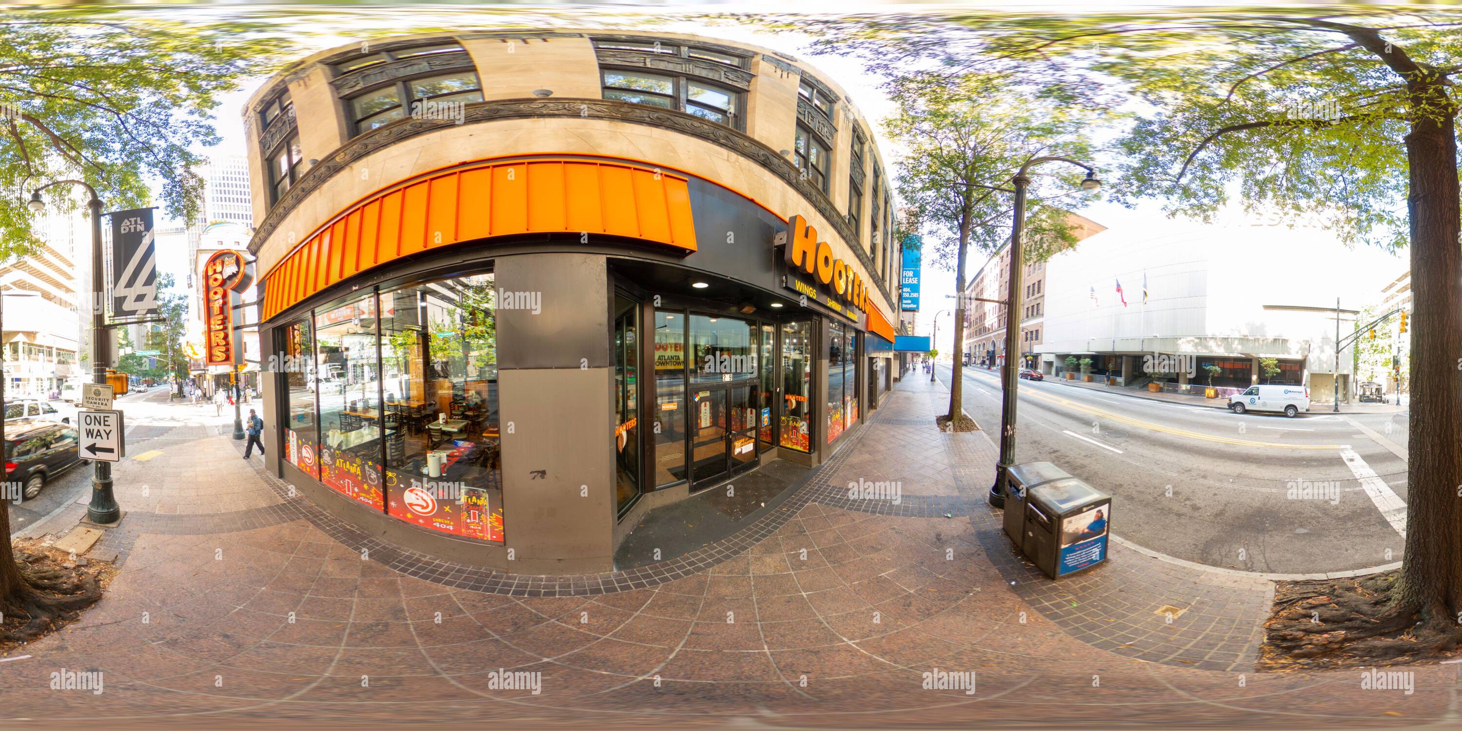 360 Grad Panorama Ansicht von Atlanta, GA, USA - 8. September 2023: 360 Foto Hooters Restaurant Downtown Atlanta GA