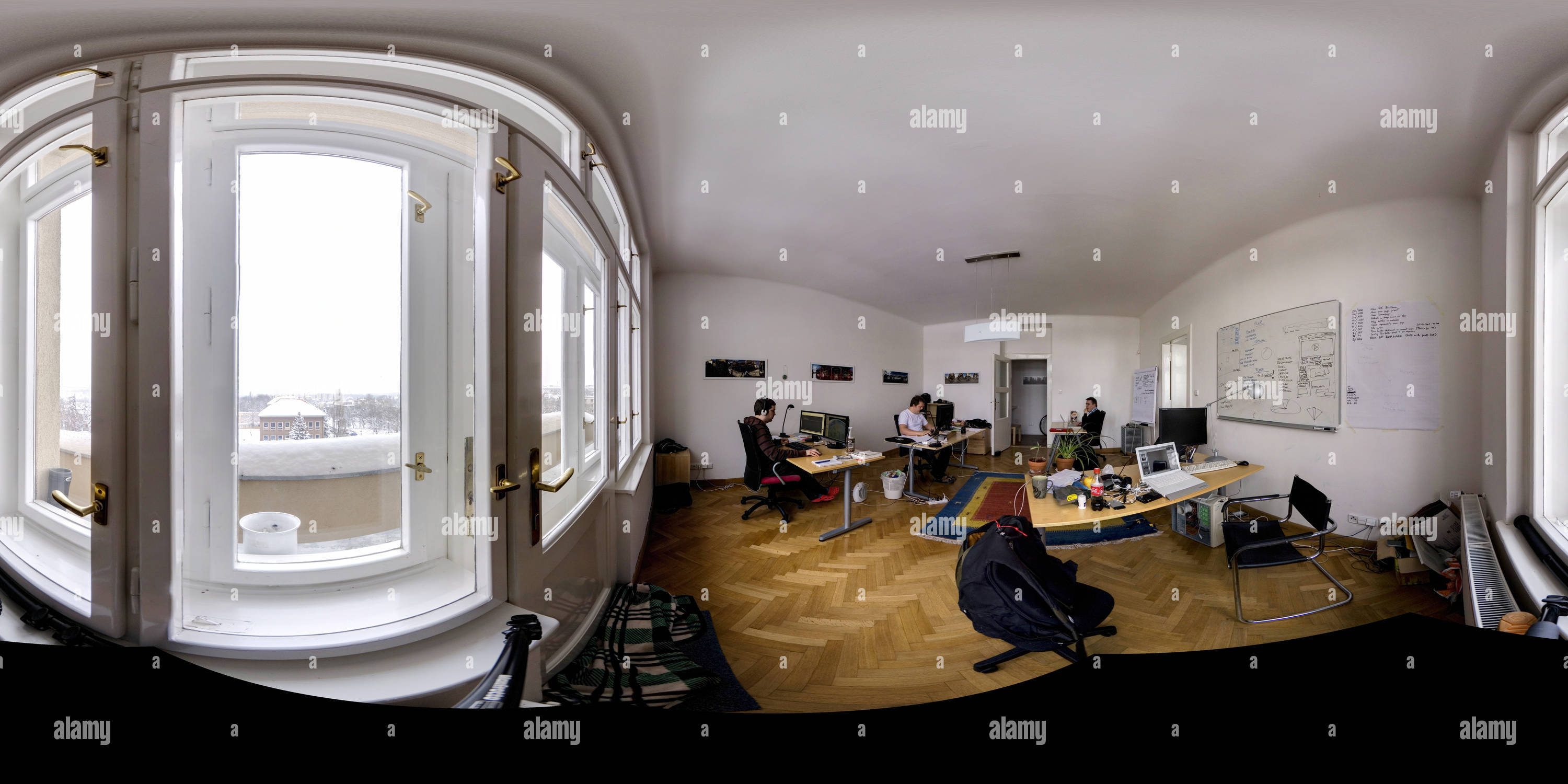 360 Grad Panorama Ansicht von Die Inkarnation des Technikraums im 360-Cities-Hauptquartier im Jahr 2009