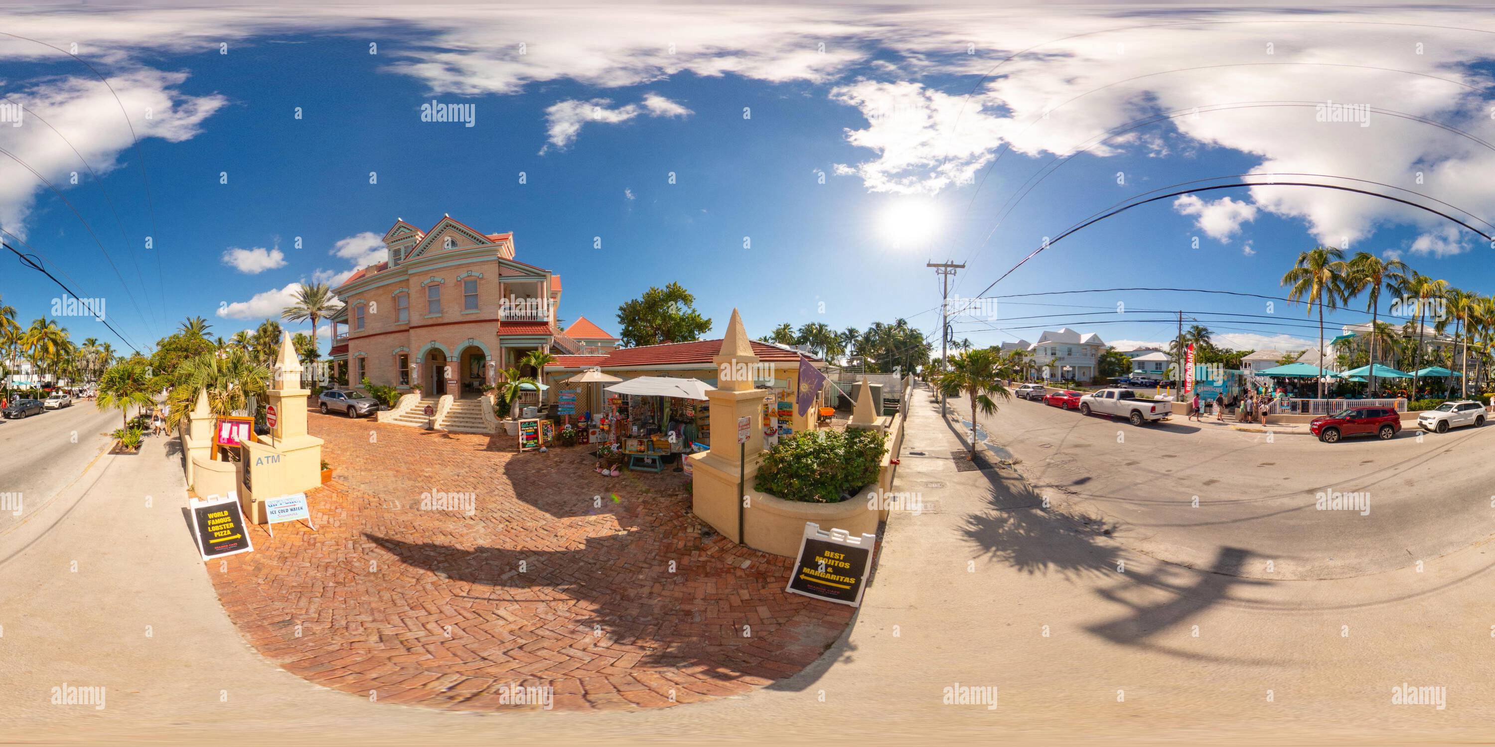 360 Grad Panorama Ansicht von Key West, FL, USA - 21. Oktober 2023: Southernmost House and Souvenirshop Key West 360 gleichwertiges Stockfoto